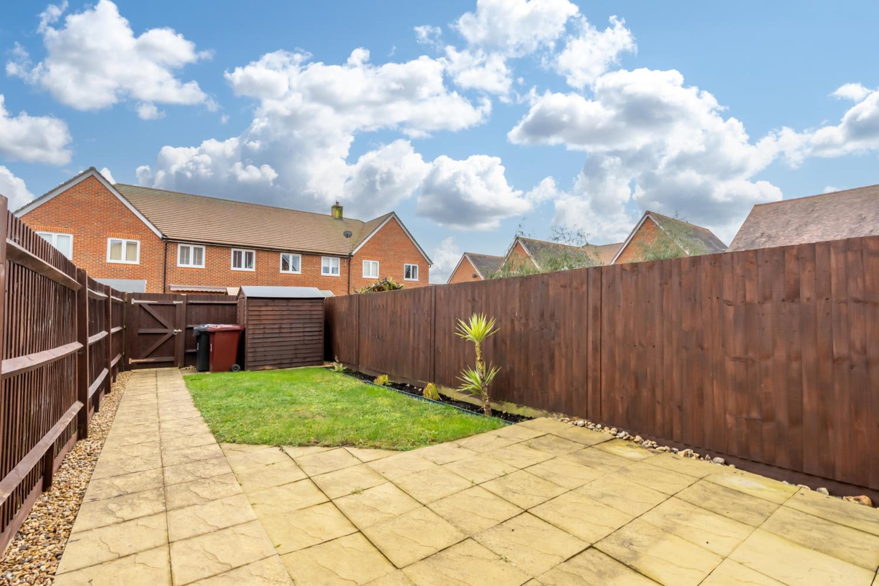 Rolls Royce View - 2 Bed House Sleeps 6 near Goodwood, Witterings and Rolls Royce Factory view 2