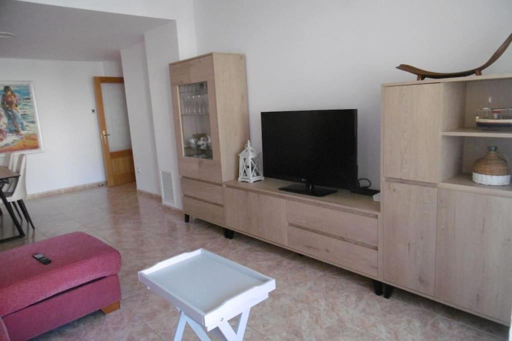 AMPLIO Y CONFORTABLE APARTAMENTO con PARKING