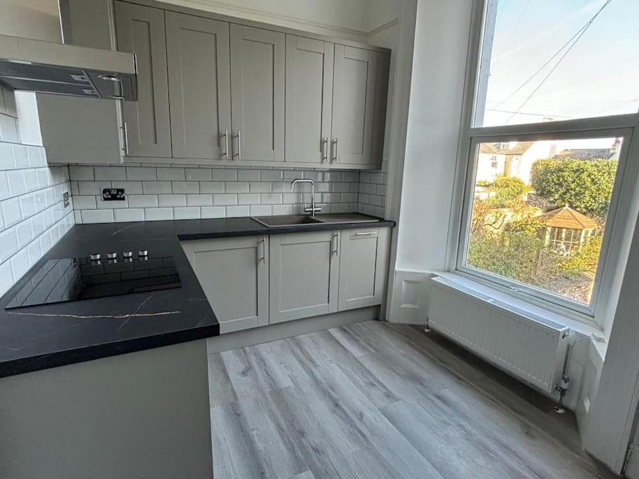 Beautiful 5 bedroom House view 5