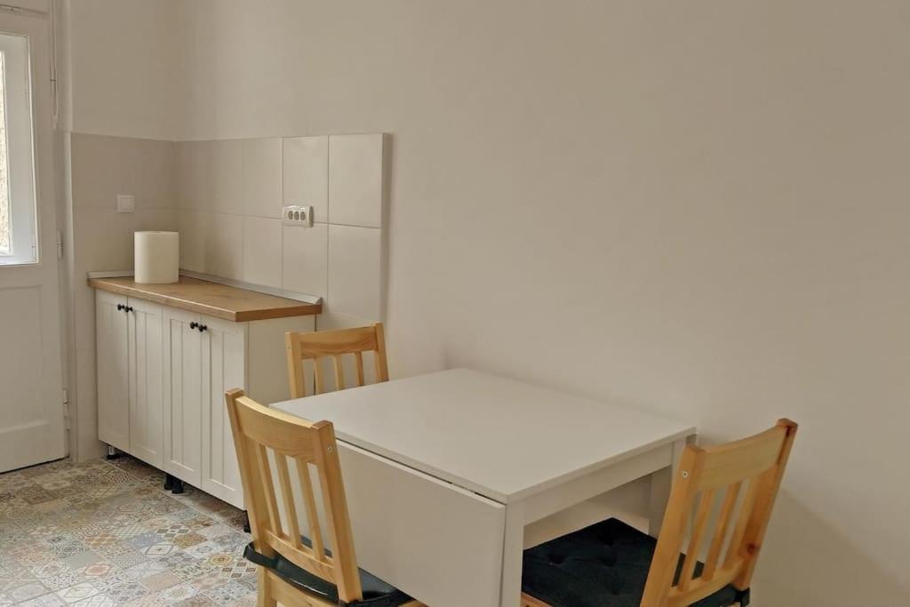 Central apt Jovanova