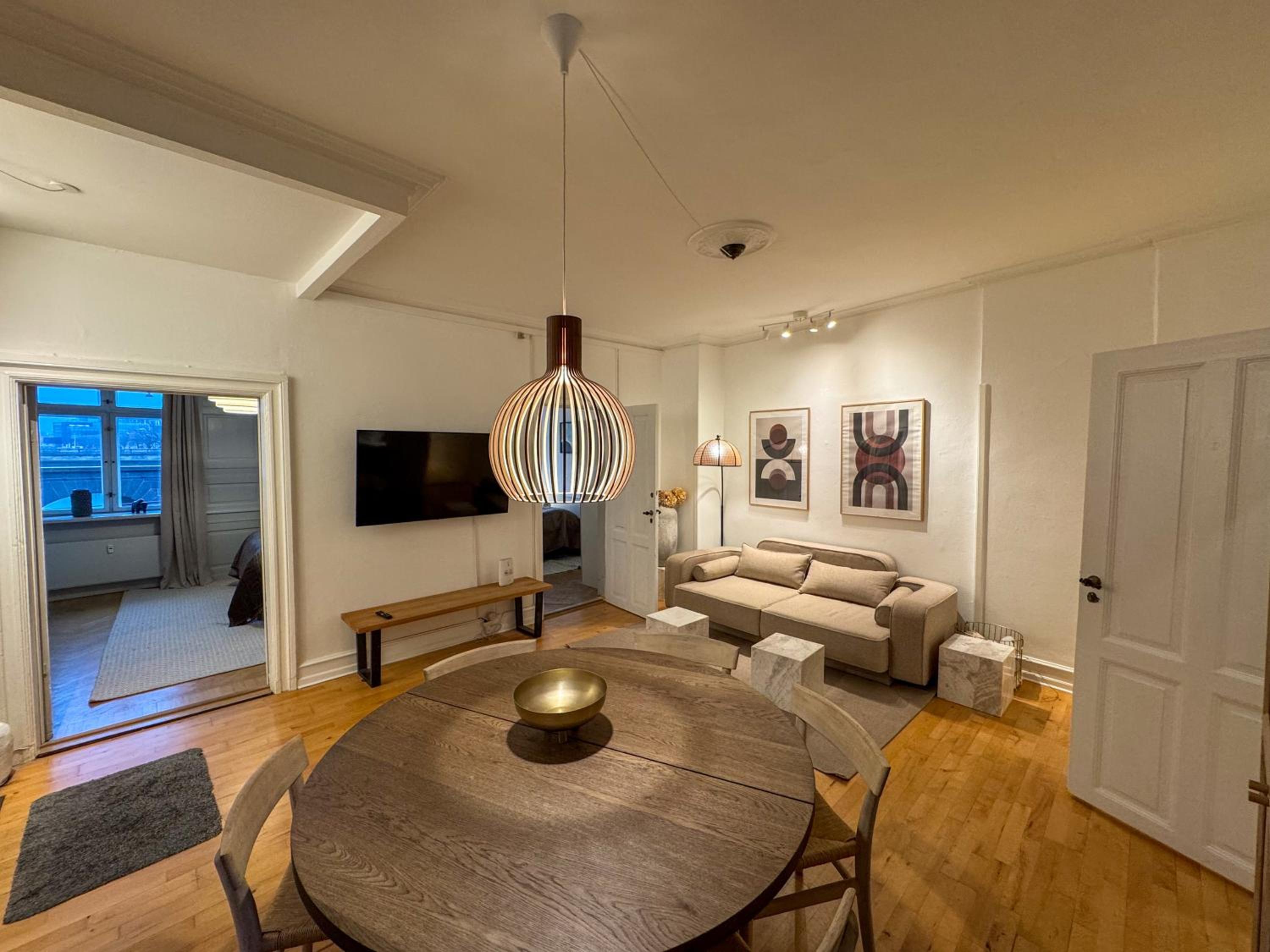 Perfect 3BR City-Break Home view 5