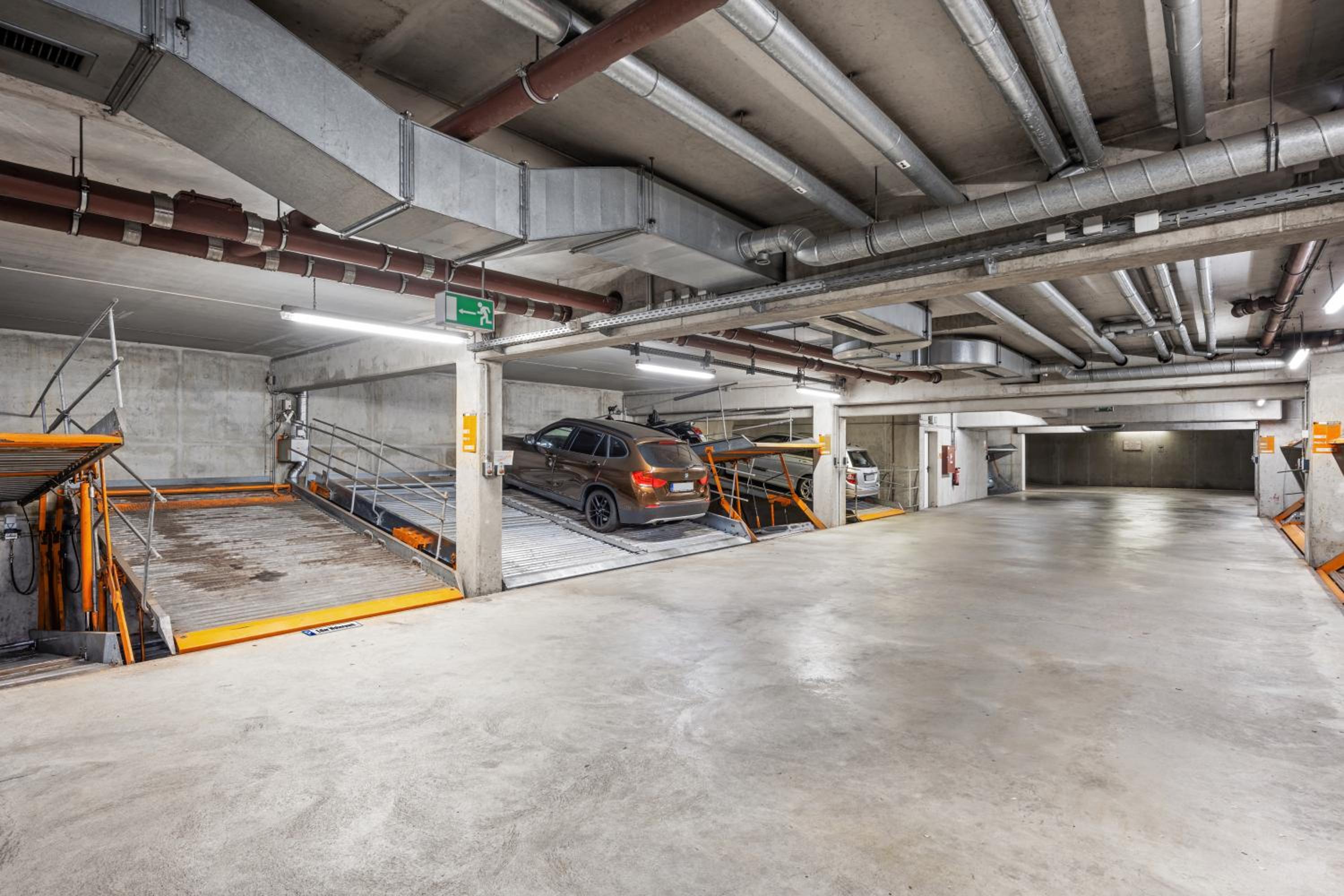 EDLER WOHNRAUM Elegantes Apartment mit Balkon, Boxspringbett, Kaffeevollautomat, Lift & Parkplatz