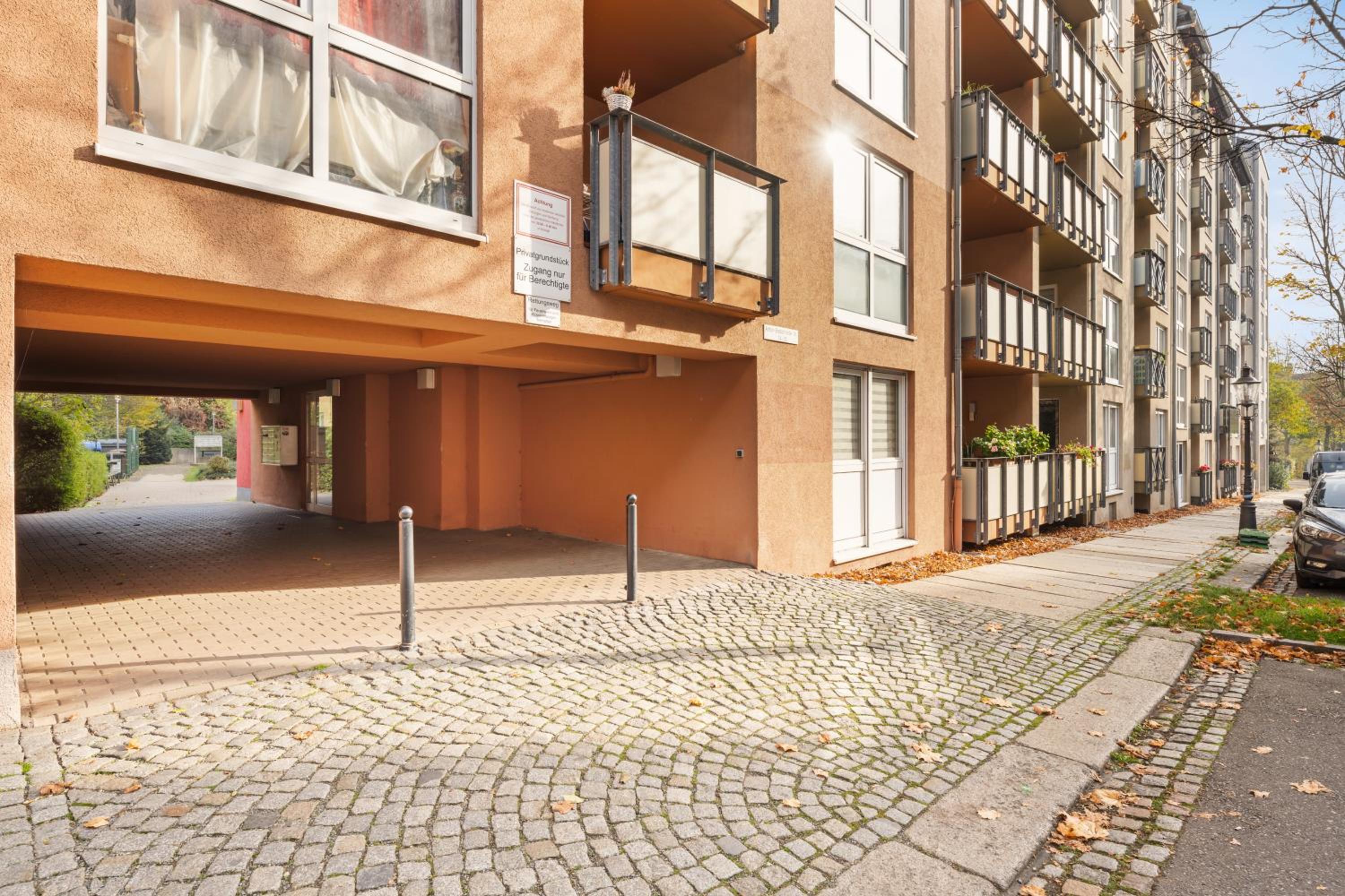 EDLER WOHNRAUM Elegantes Apartment mit Balkon, Boxspringbett, Kaffeevollautomat, Lift & Parkplatz