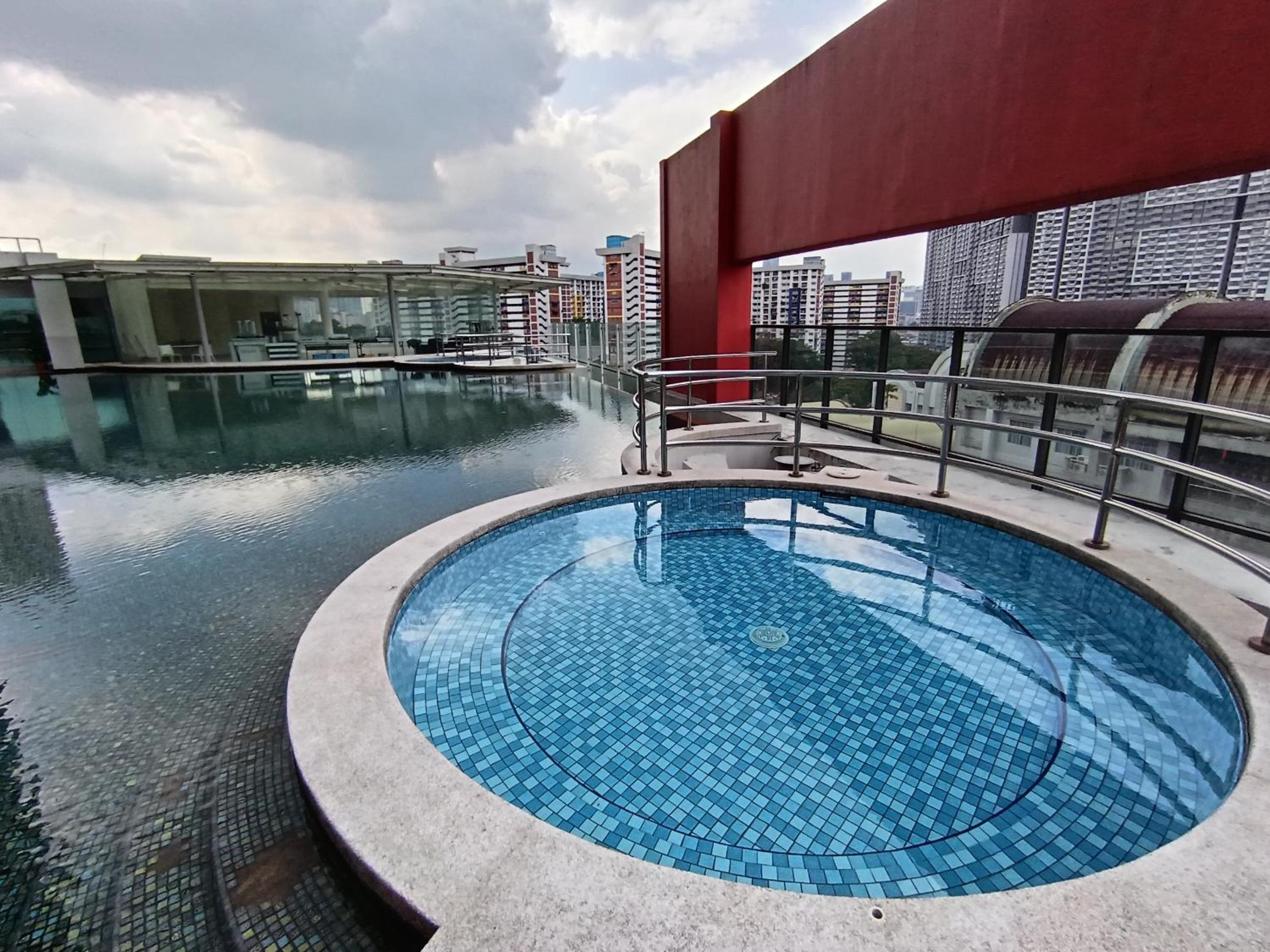 Relaxing Muji Retreat with Jacuzzi, Retro Games, MRT