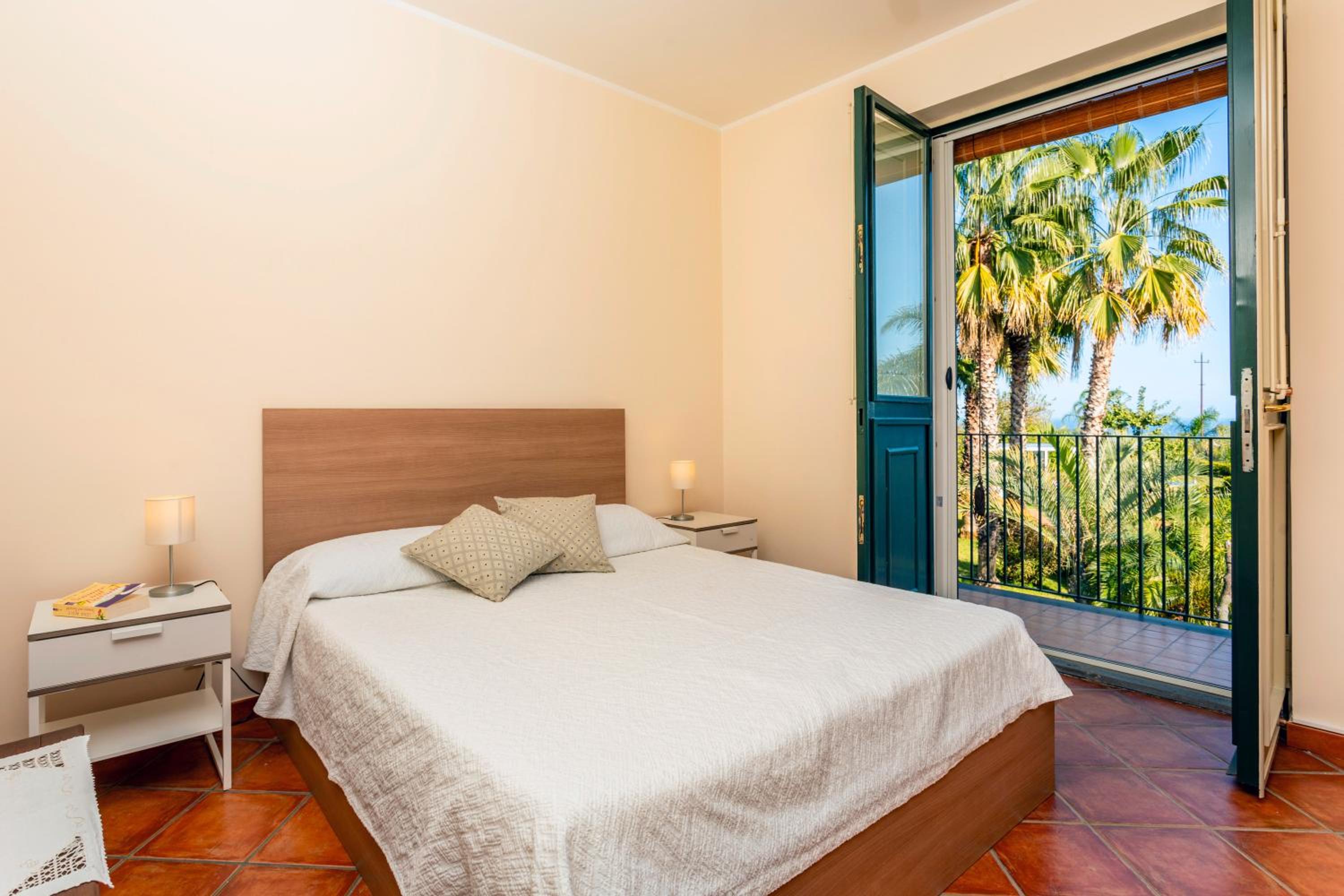 Villa Vittoria - Santa Tecla view 5
