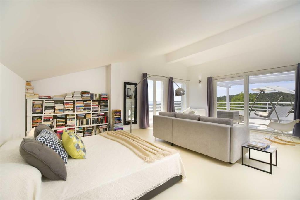 Villa Whispering Bay