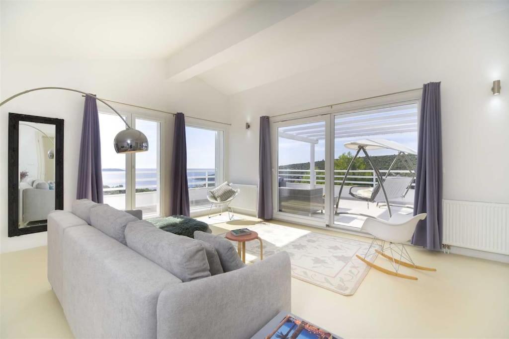 Villa Whispering Bay