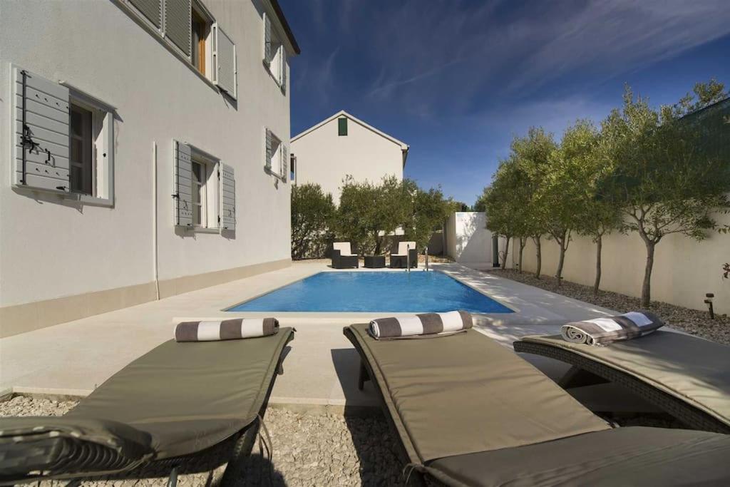 Villa Whispering Bay