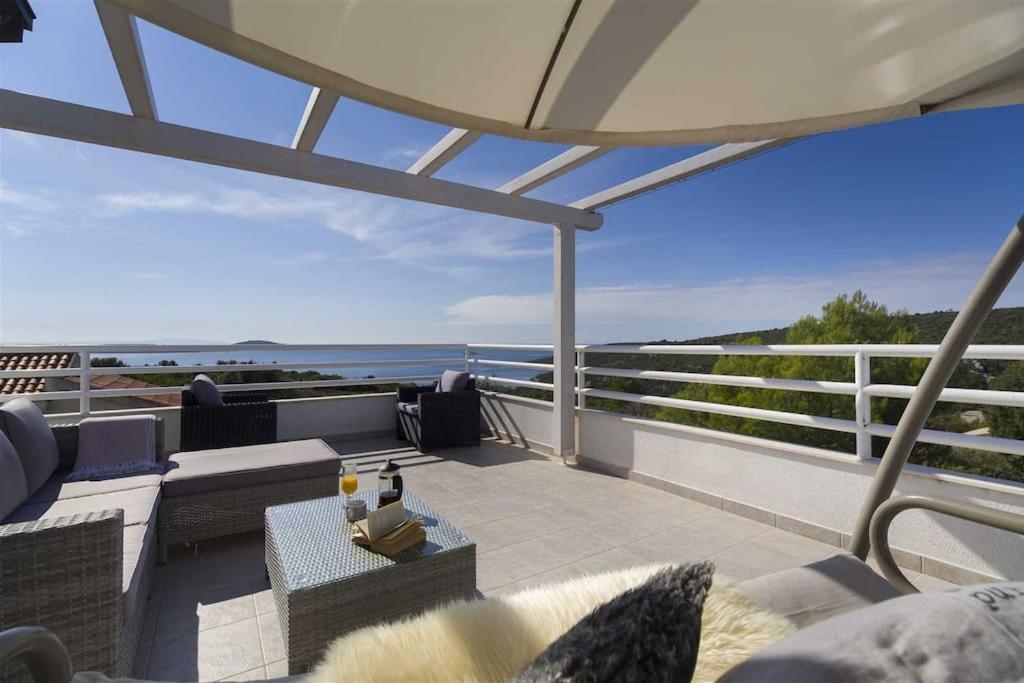 Villa Whispering Bay