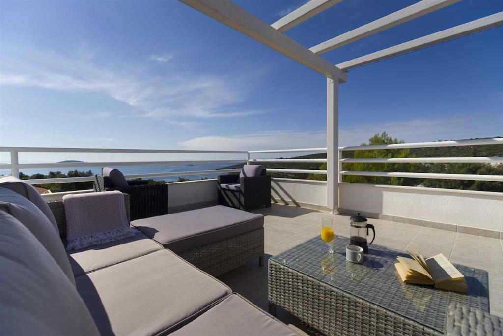 Villa Whispering Bay