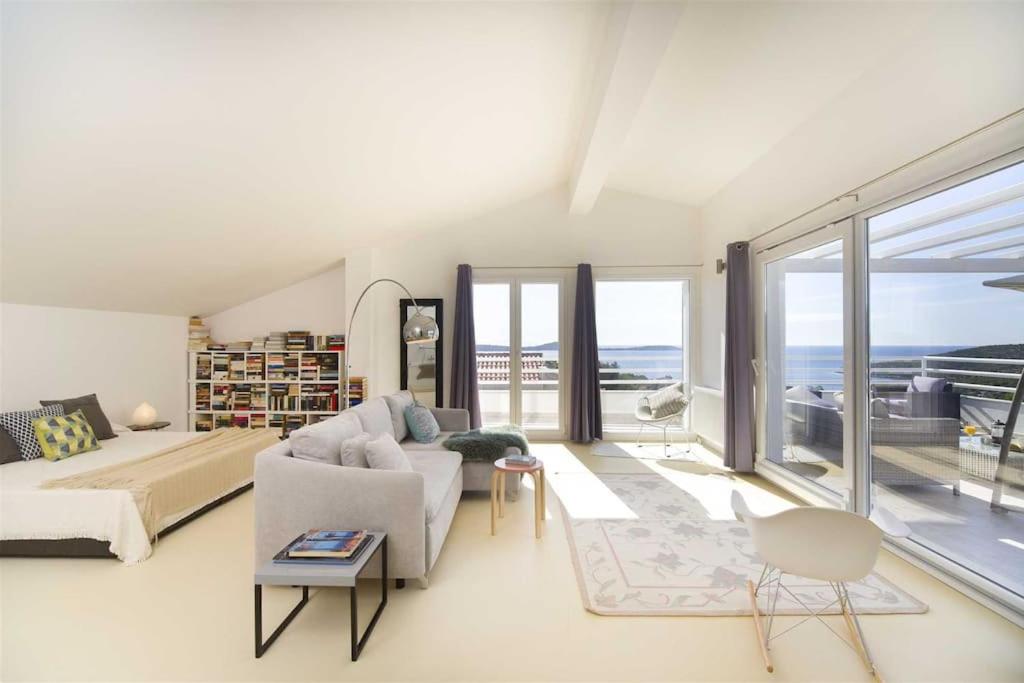 Villa Whispering Bay