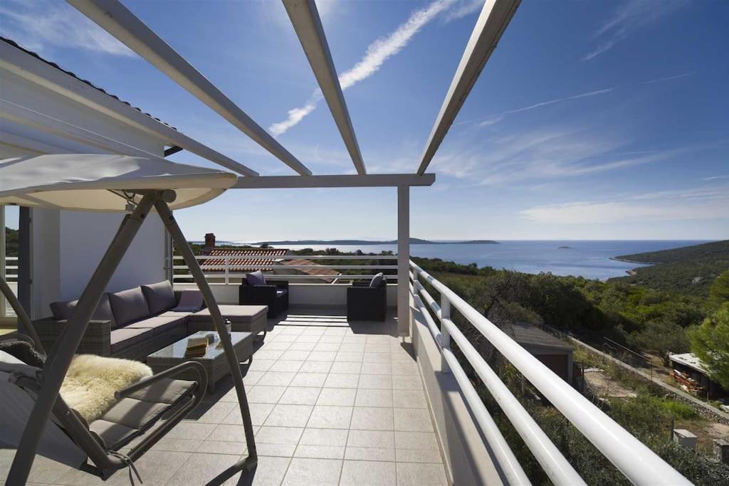 Villa Whispering Bay