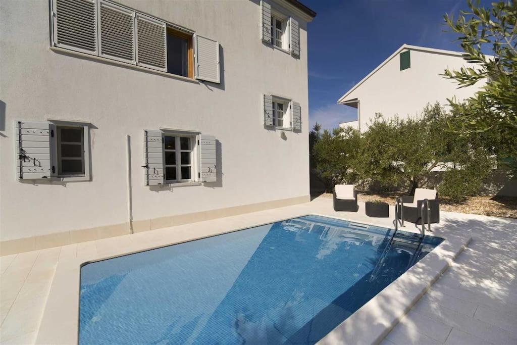 Villa Whispering Bay