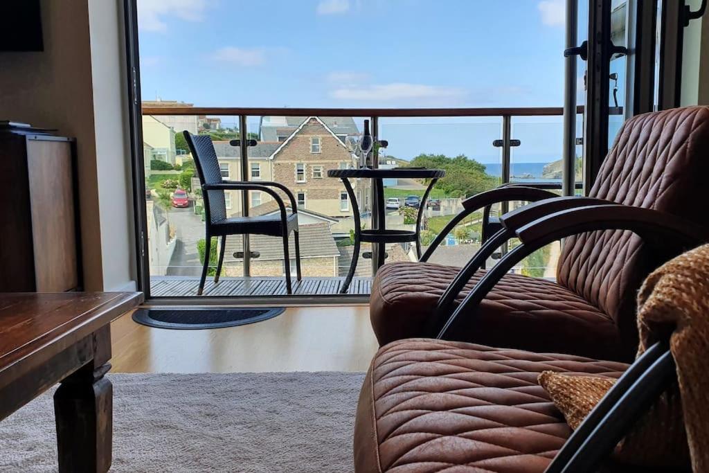 6 Porth Sands Newquay Cornwall Luxury with Sea Views view 3