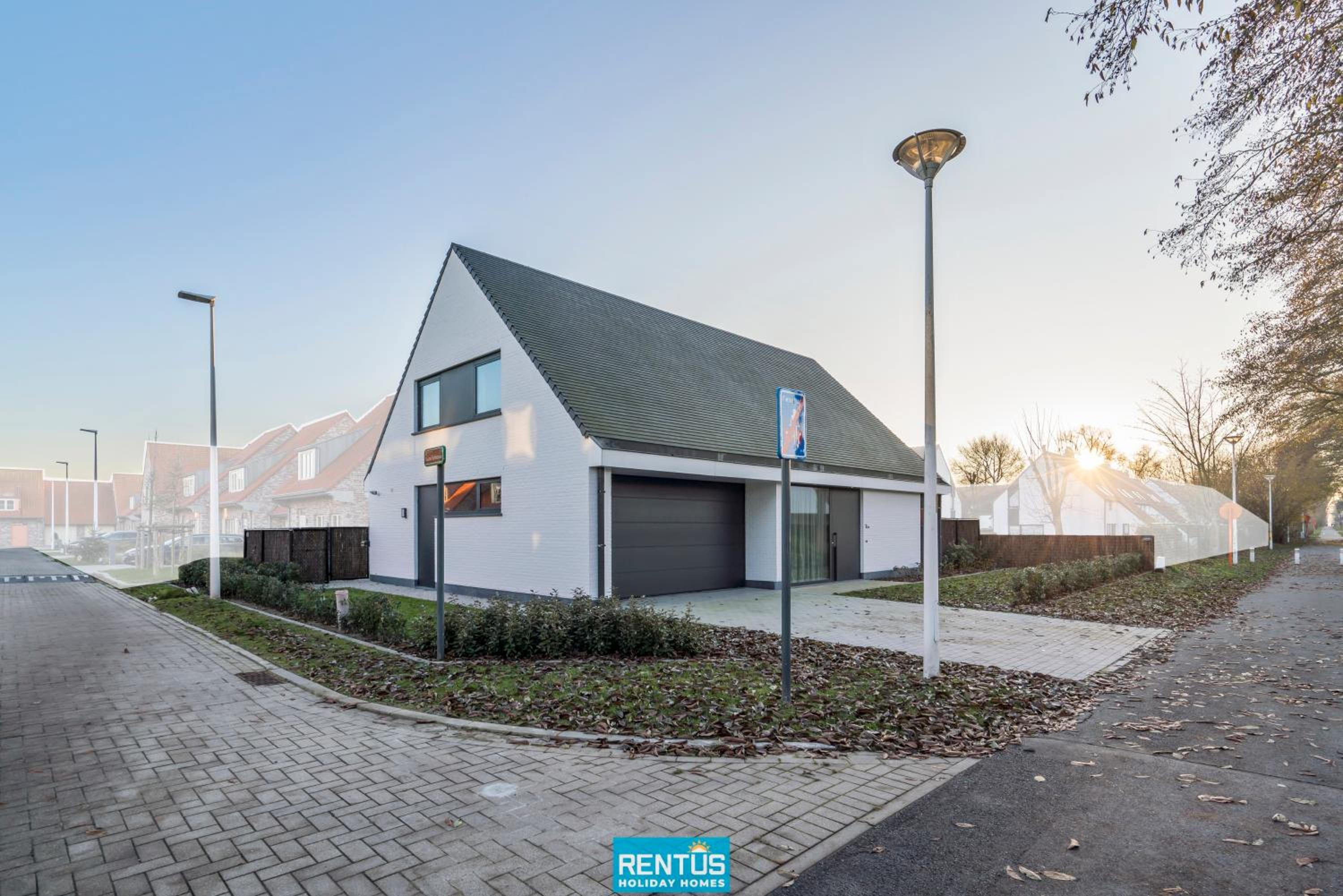 Villa Sailing-large luxury house in quiet location