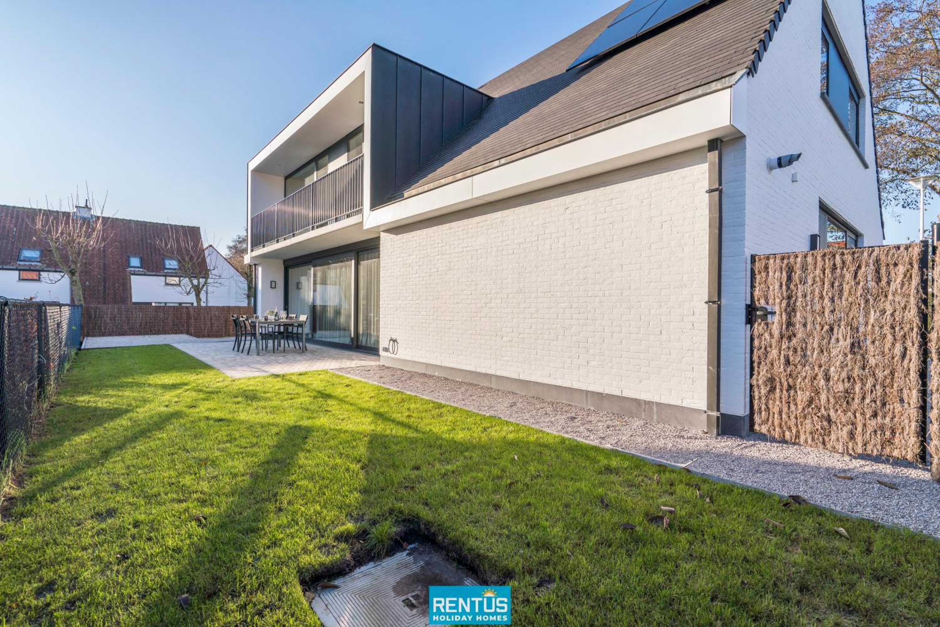 Villa Sailing-large luxury house in quiet location