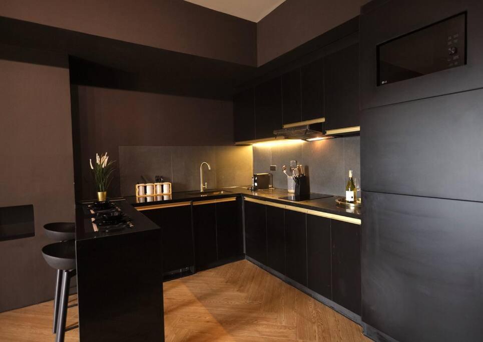 Italian Style Unit in Venice Luxury Residences view 4