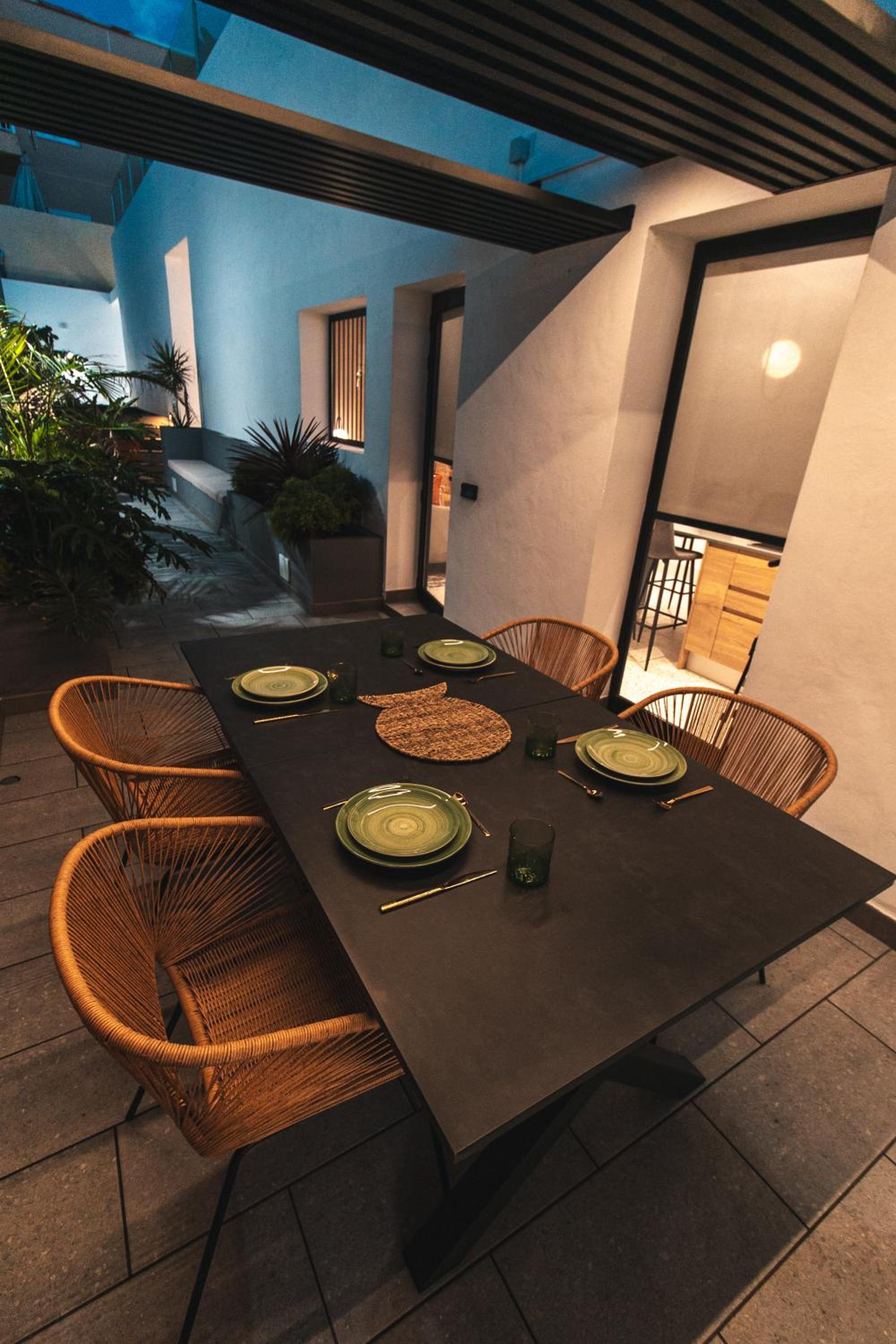 dining