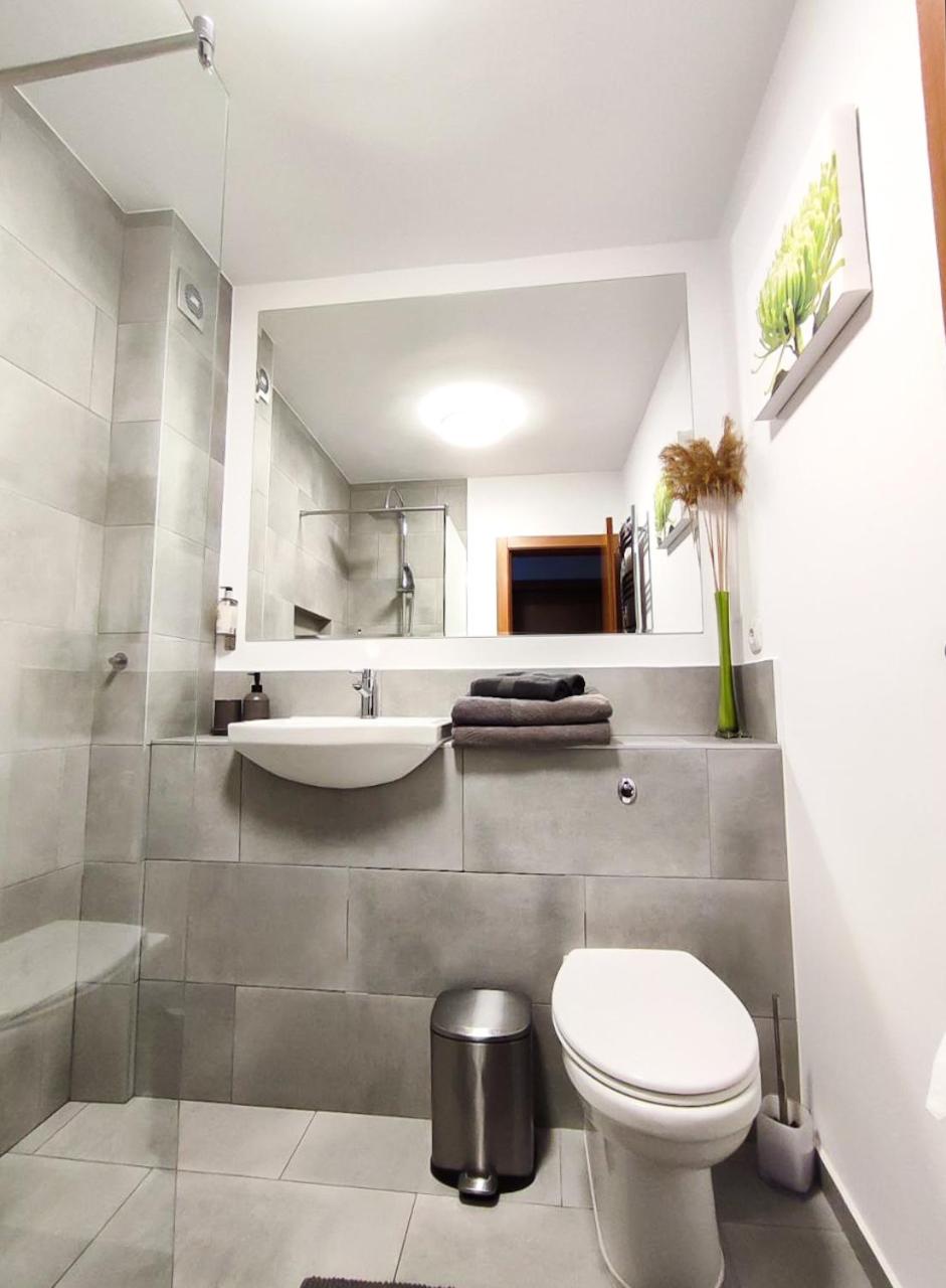 GALA 2Bedroom Apartment 200m from Gondola