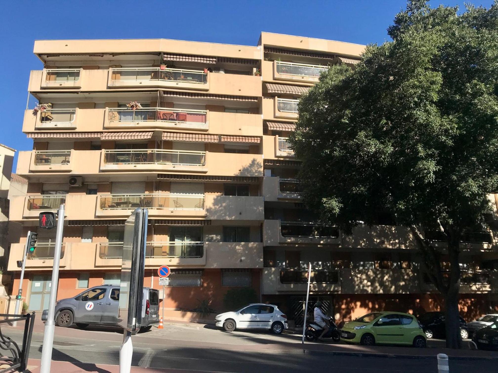 T2 Vallombrosa Terrasse Parking