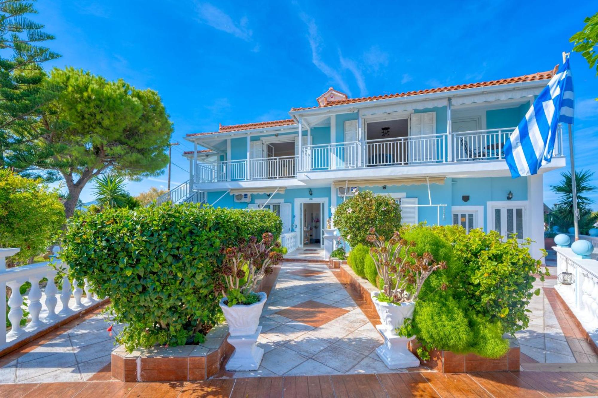 Stathis Rooms - 300m from Kalamaki Beach, by ZanteWize
