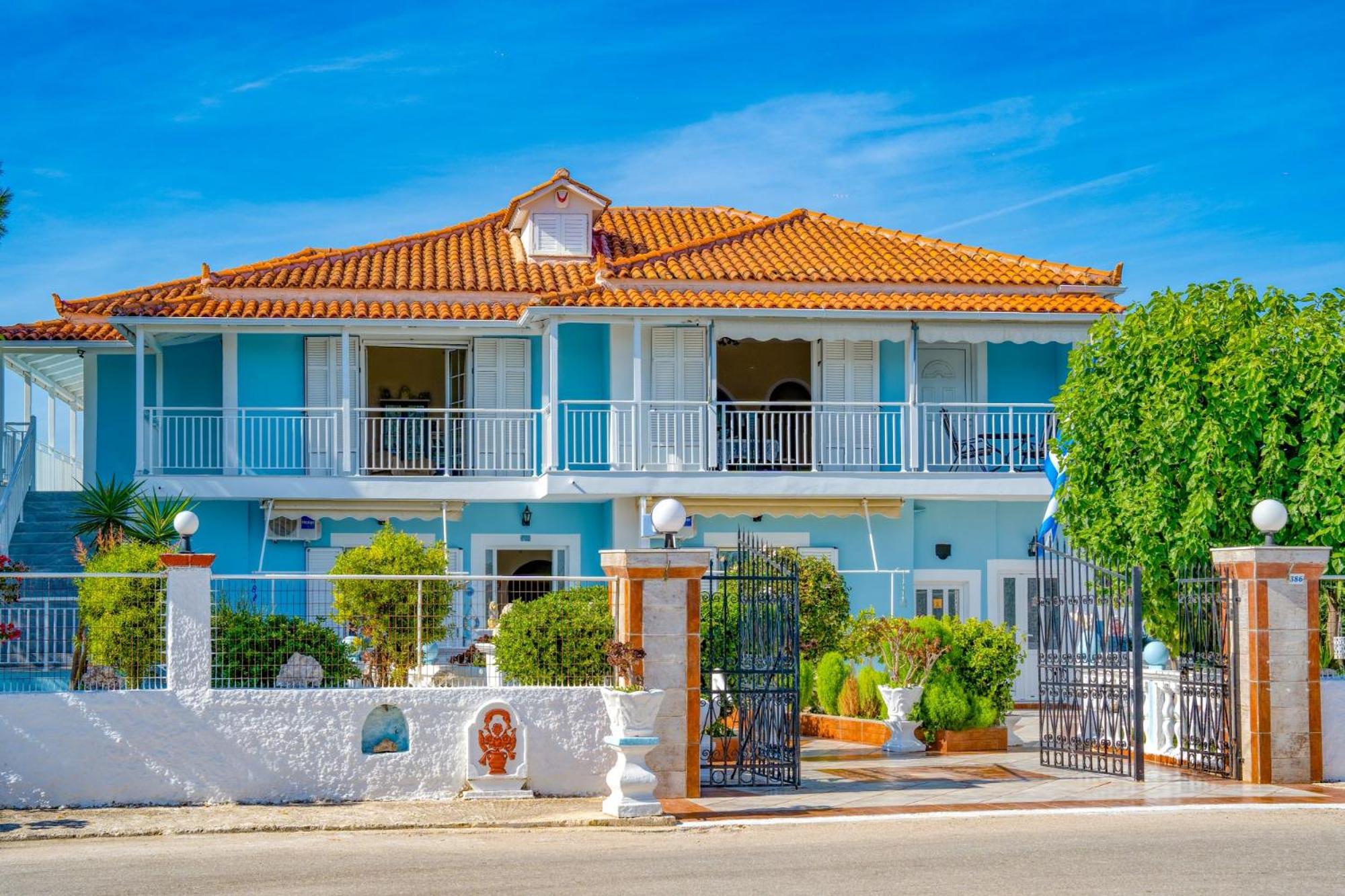 Stathis Rooms - 300m from Kalamaki Beach, by ZanteWize
