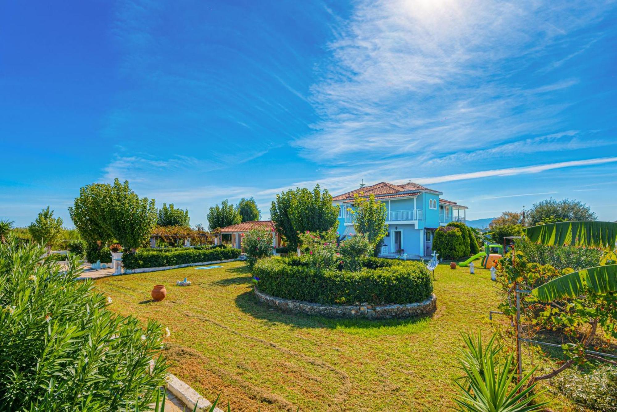 Stathis Rooms - 300m from Kalamaki Beach, by ZanteWize