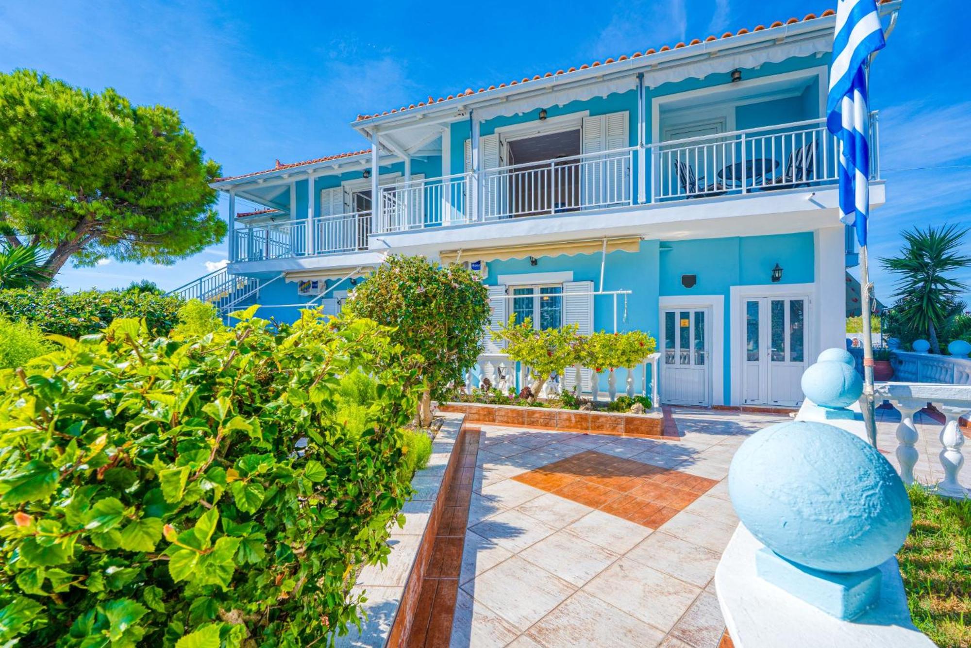 Stathis Rooms - 300m from Kalamaki Beach, by ZanteWize