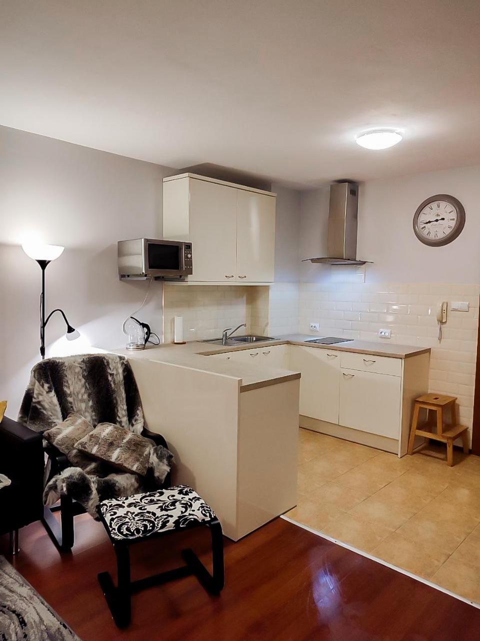 GALA 2Bedroom Apartment 200m from Gondola