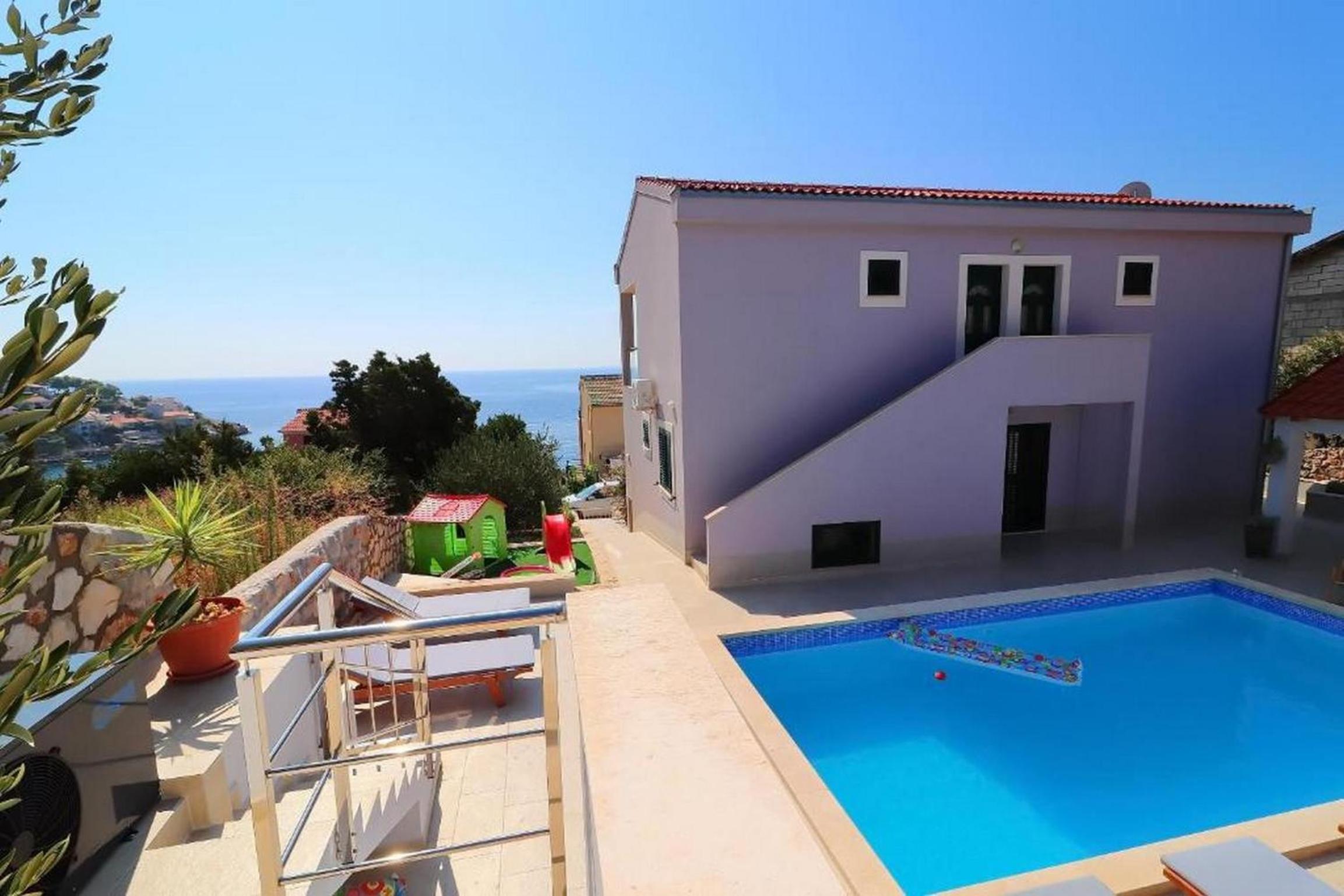 Cozy Sea View House with Pool view 4