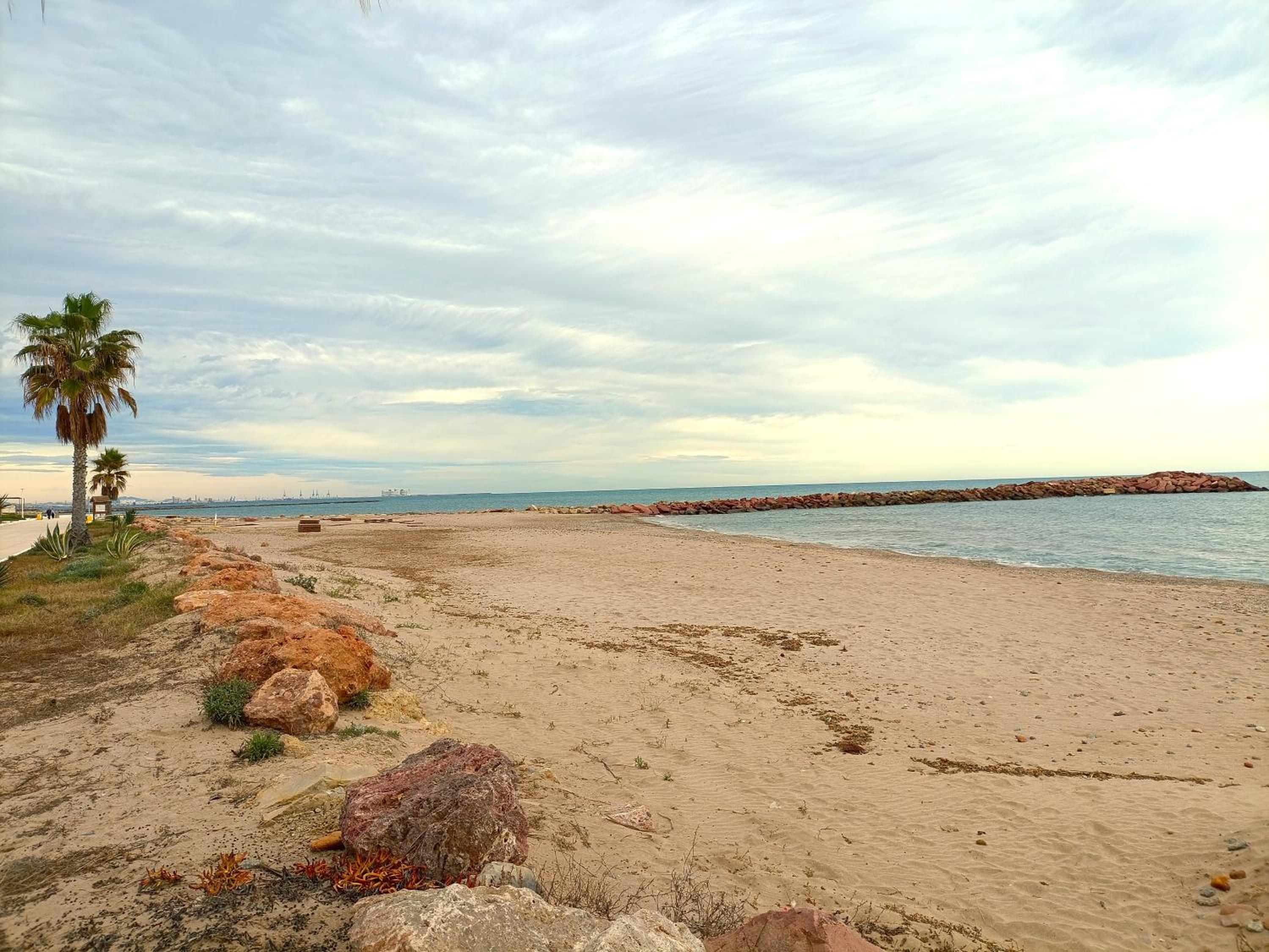 Play-Puig Beach Flat