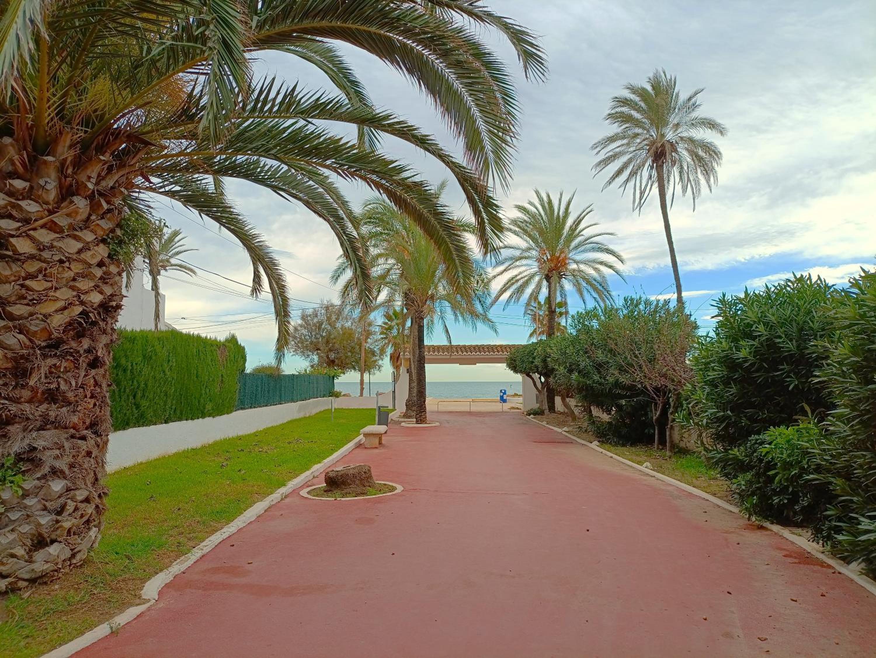Play-Puig Beach Flat