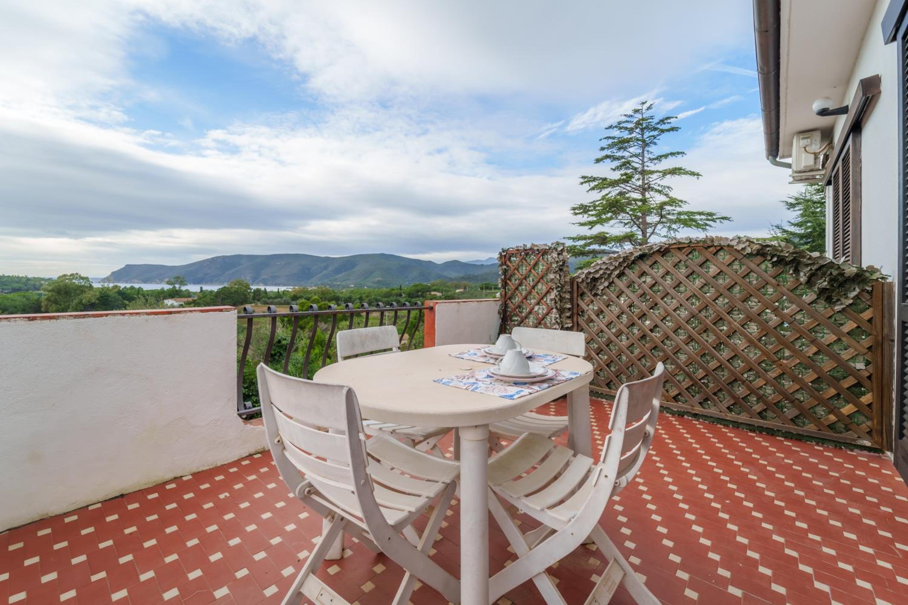 Residence I Due Golfi - Goelba view 3