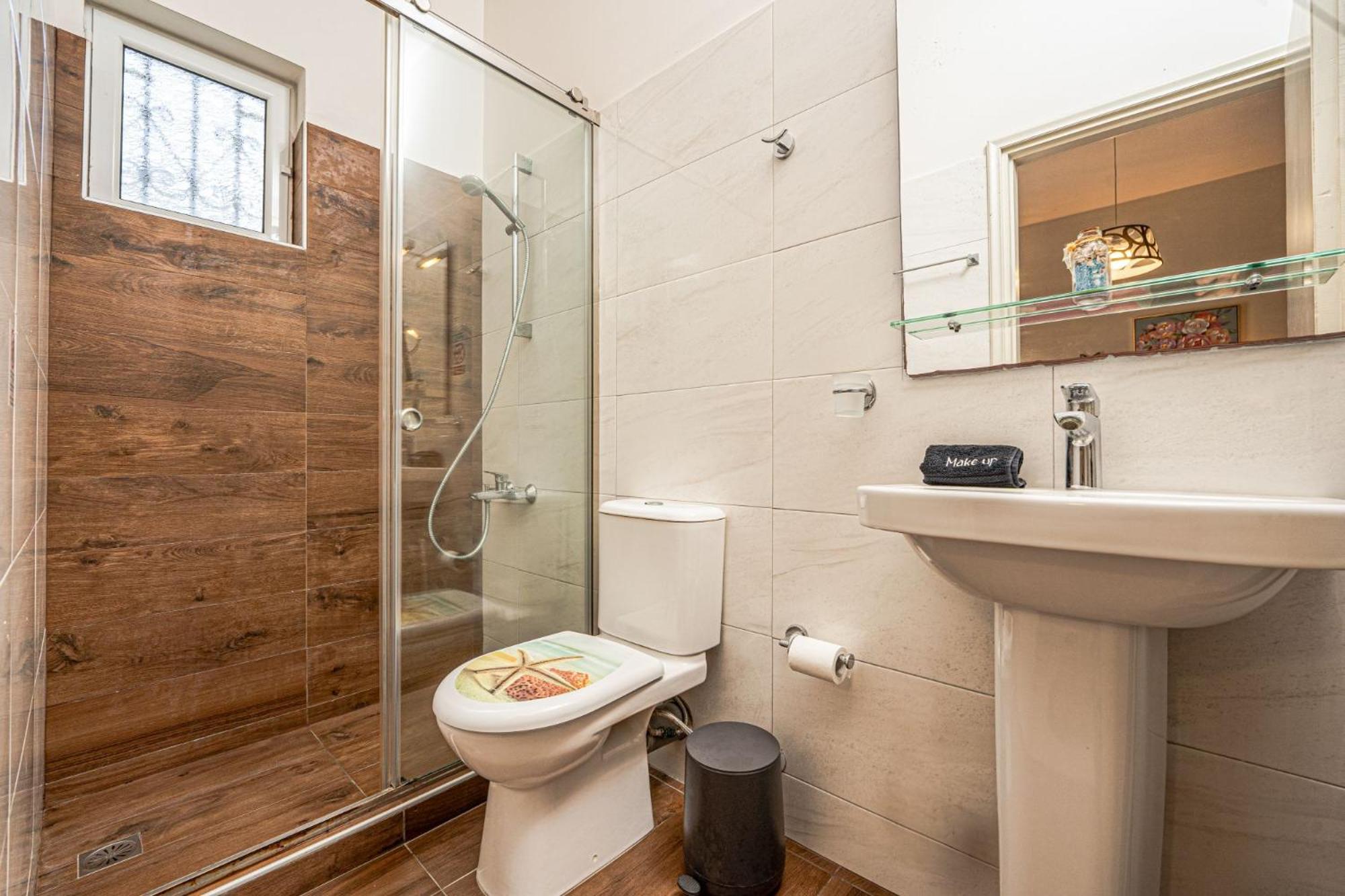 Stathis Rooms - 300m from Kalamaki Beach, by ZanteWize photo 2