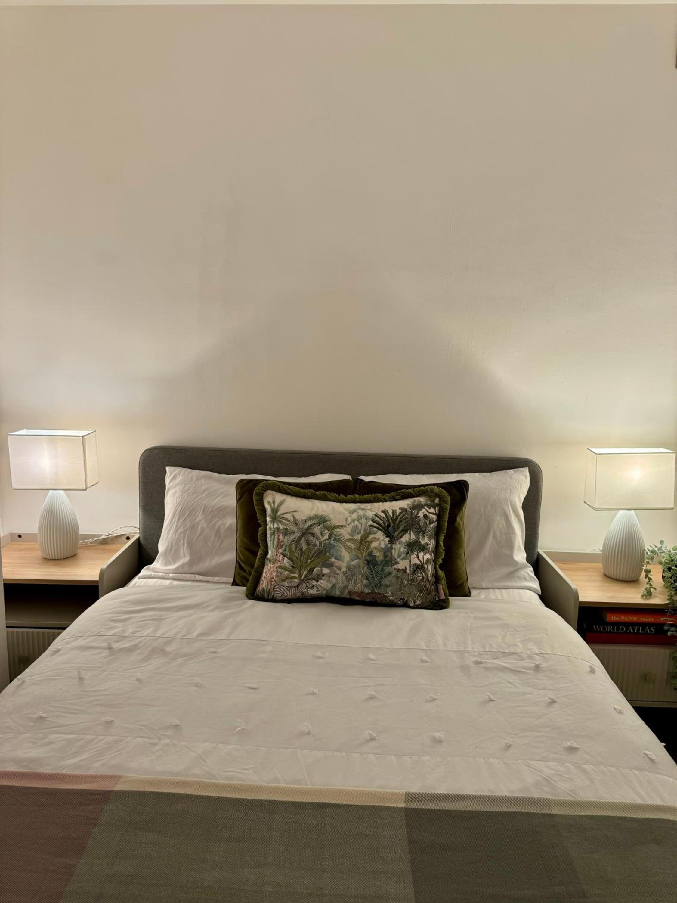 Holiday home 2BR l 2BA With Patio-Sleep 6