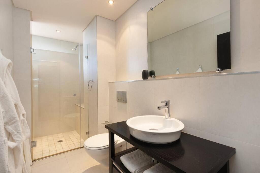 Camps Bay Grace - Villa with pool and ocean views view 4