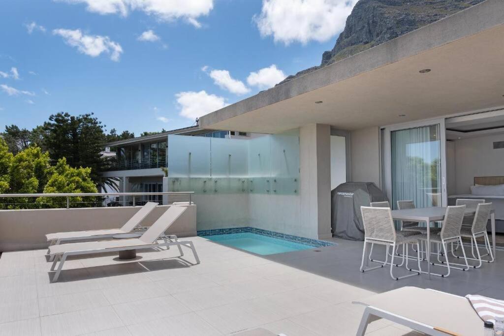 Camps Bay Grace - Villa with pool and ocean views view 5