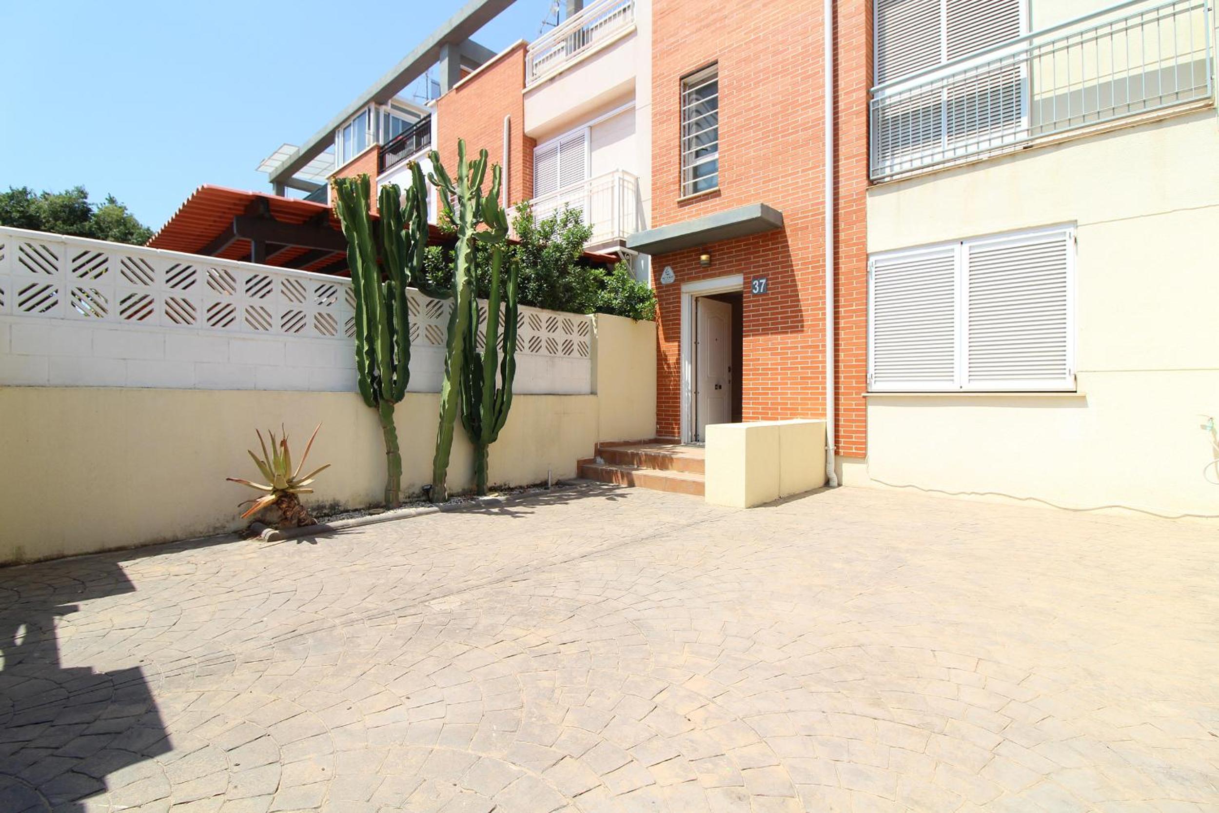Global Vacacional, Moderno y práctico adosado en Puerto de Sagunto