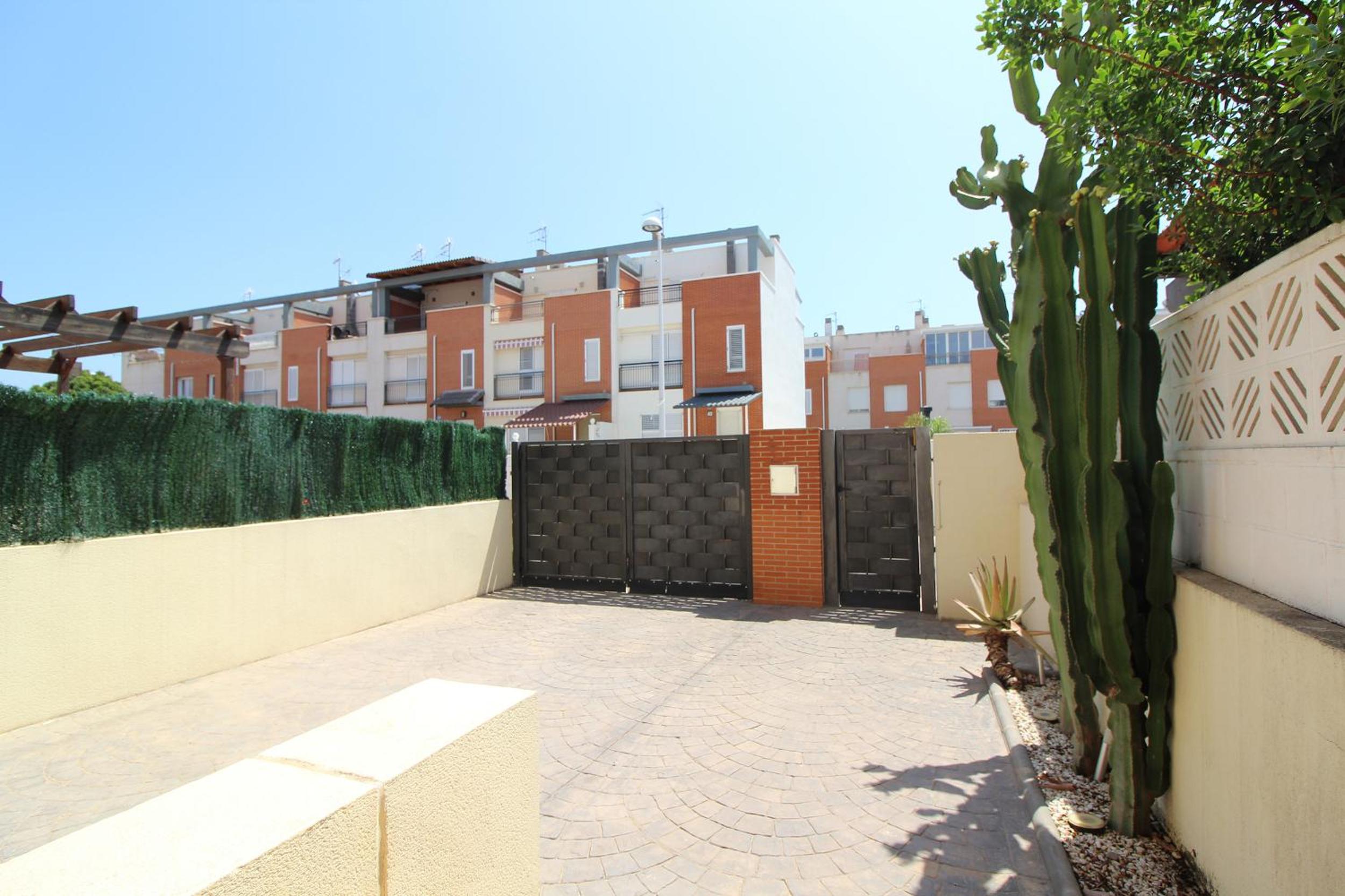 Global Vacacional, Moderno y práctico adosado en Puerto de Sagunto