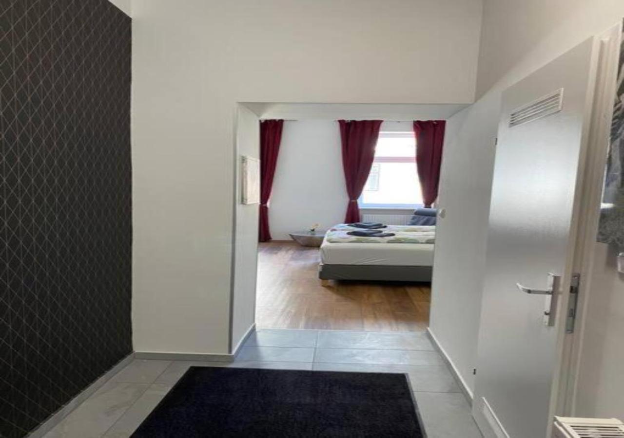 Studio & Apartments near Reumannplatz