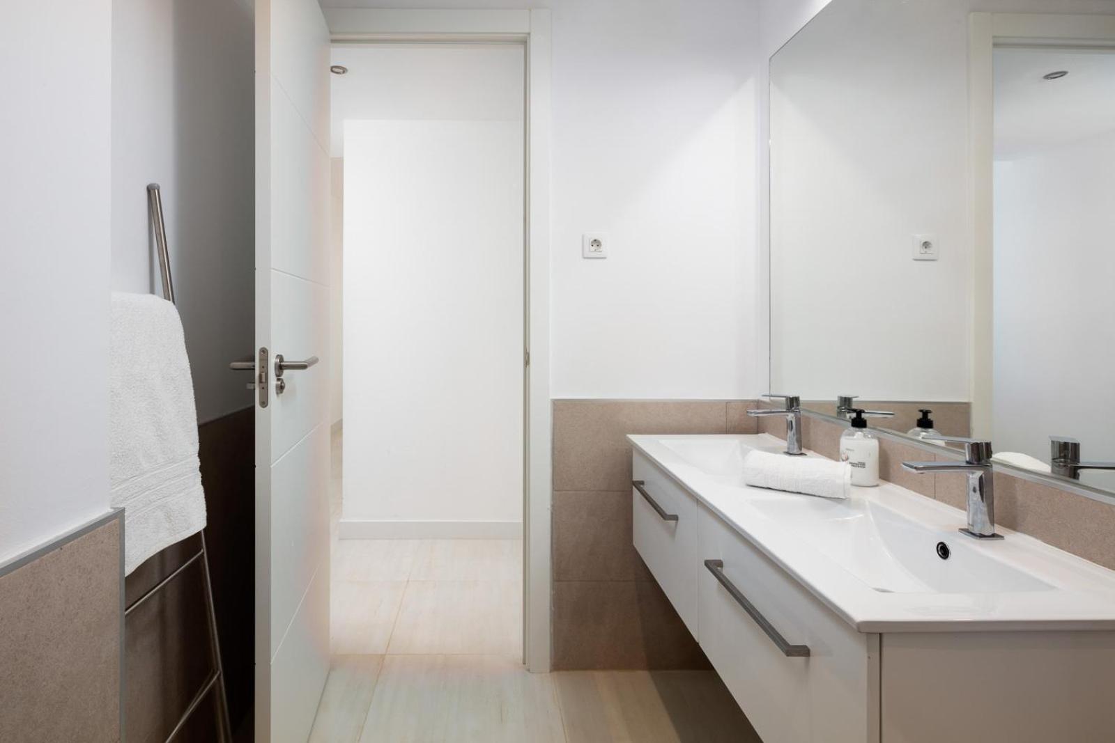 Las Olas Apartment by Alfresco Stays