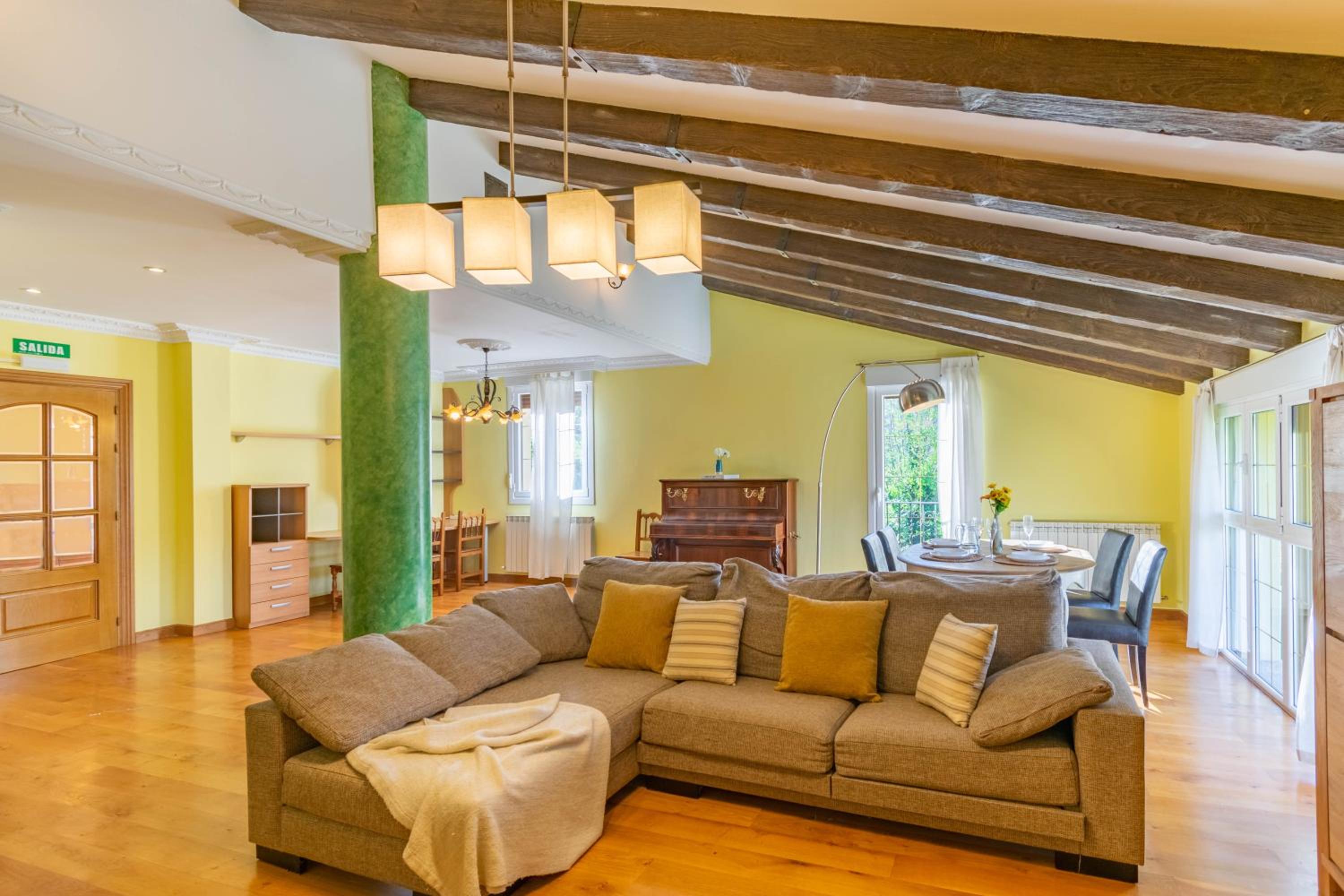 Casa Toki Eder, espaciosa casa rural para familias y amigos con vistas al valle view 3