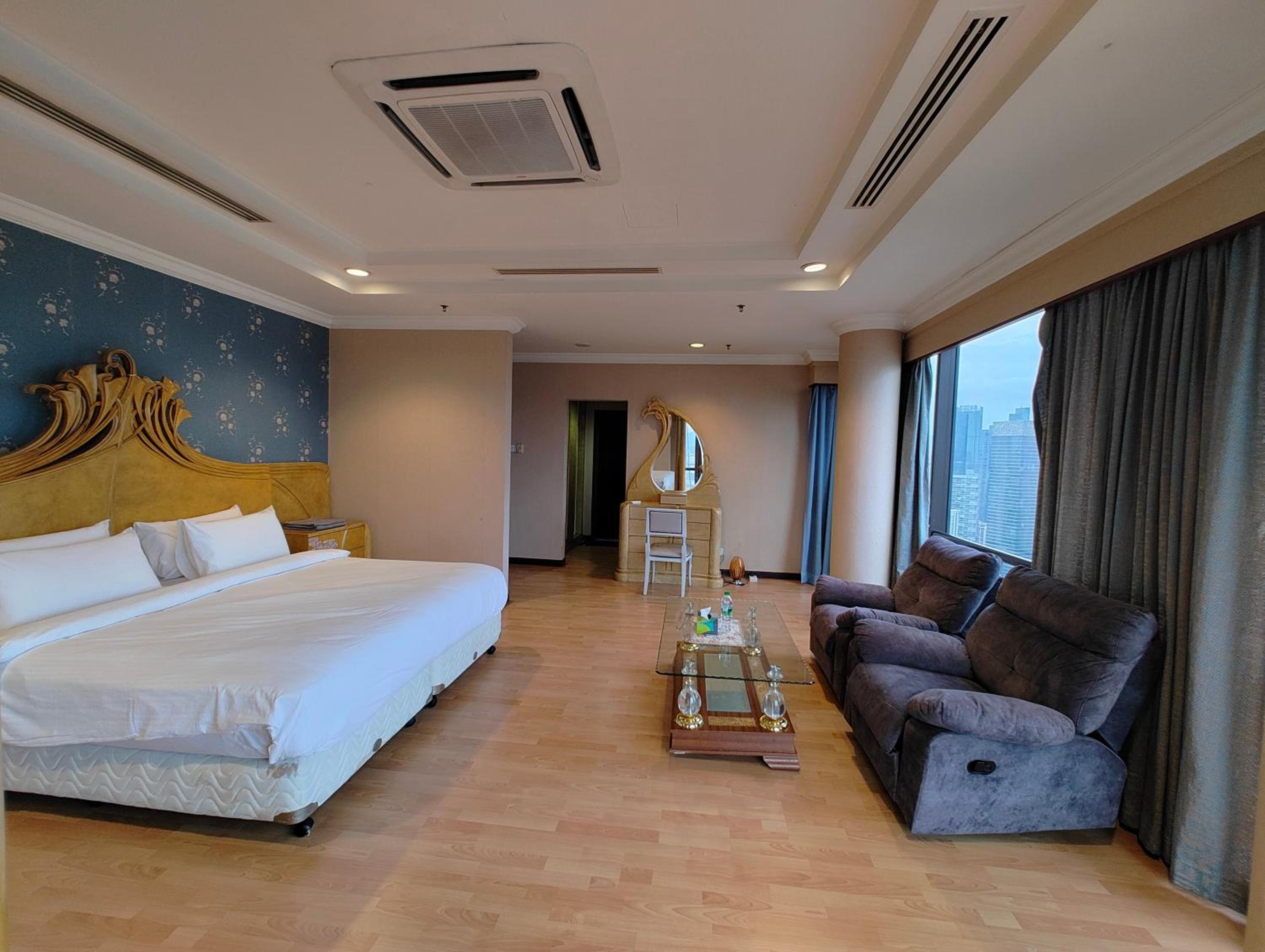 Penthouse Duplex with KLCC Views At Times Square
