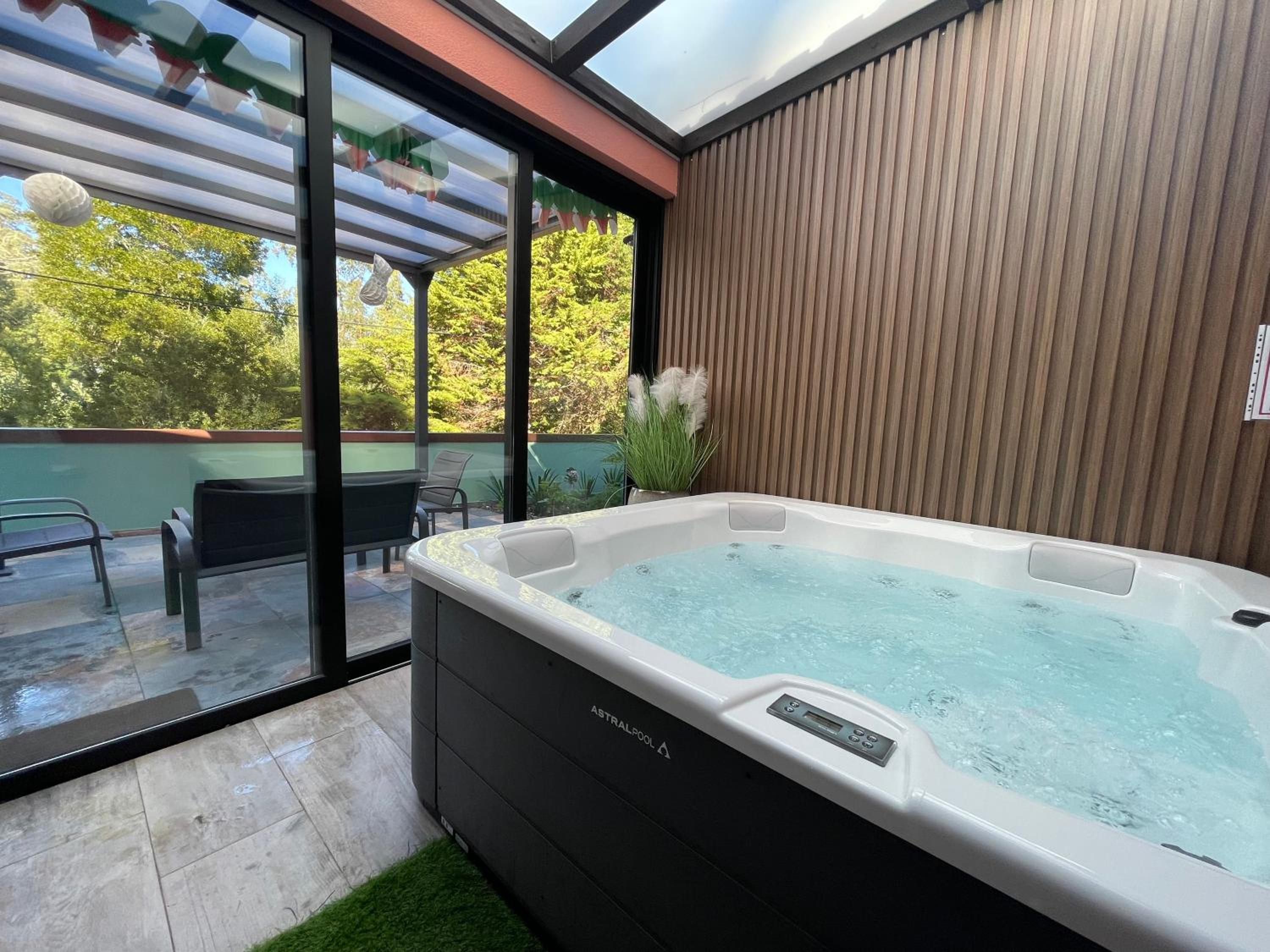 Casa Requinte - Jacuzzi view 5