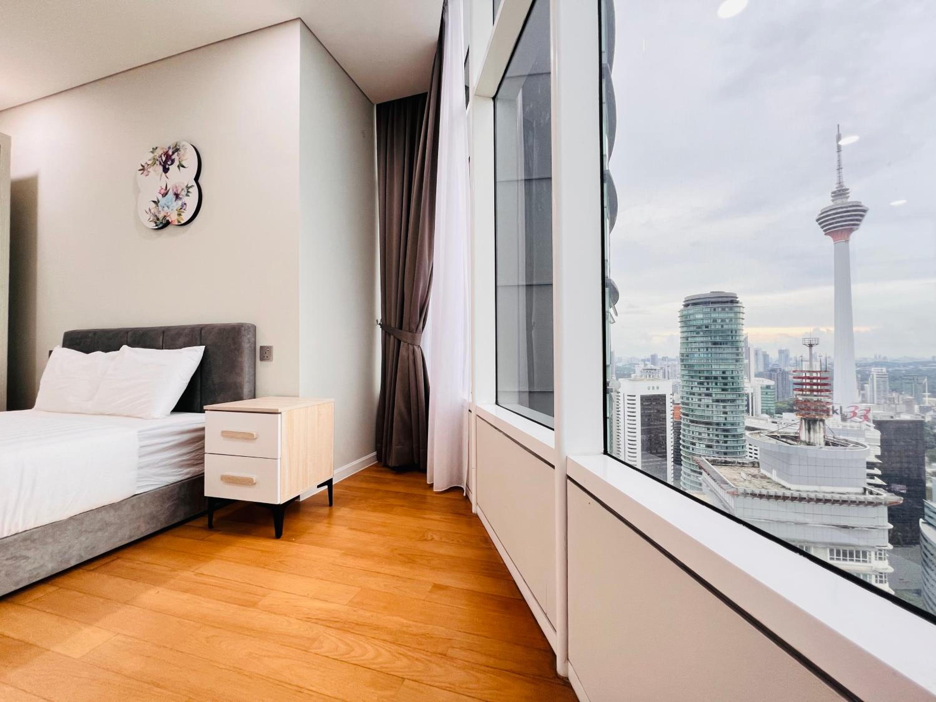 Sky Suites at KLCC by Mitstay