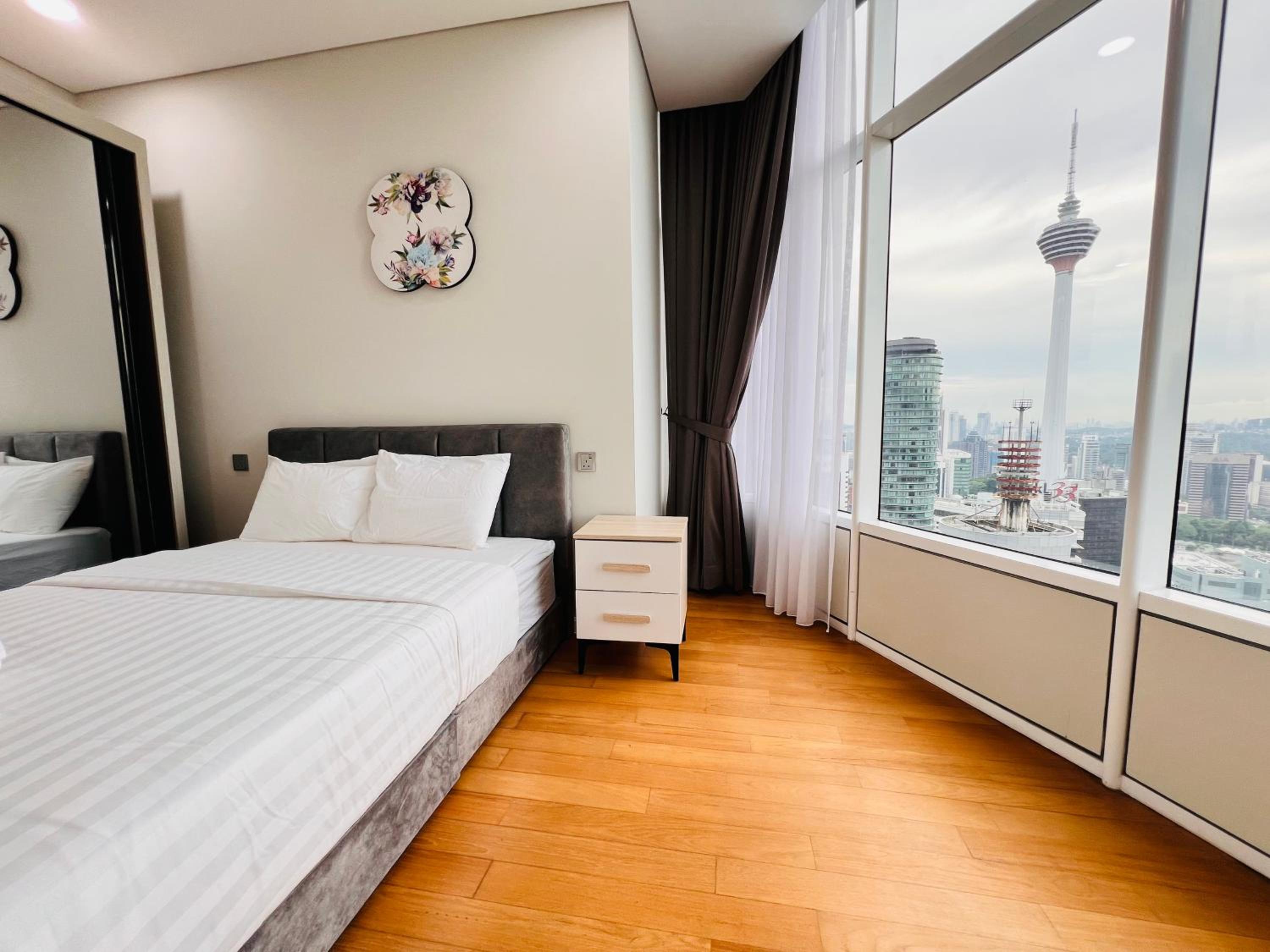 Sky Suites at KLCC by Mitstay