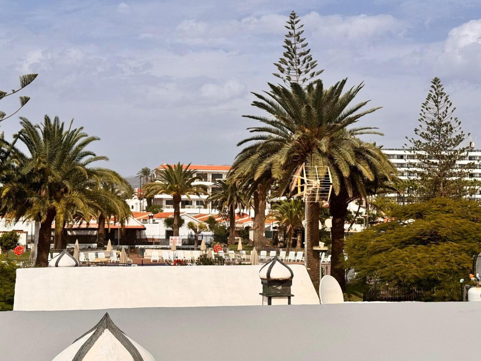 Yumbo Rainbow Homes D en Maspalomas — building