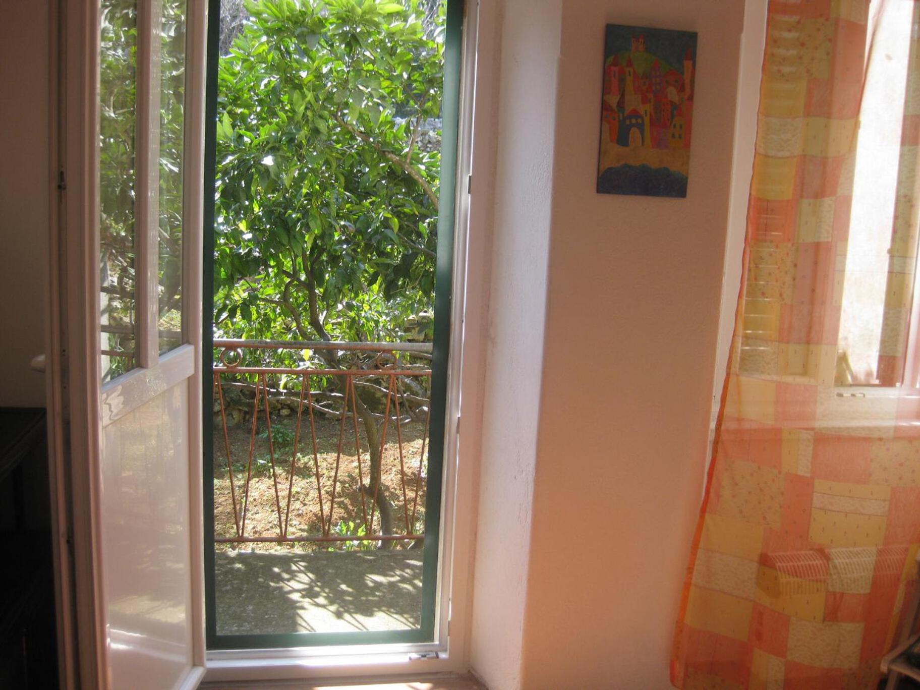 House Vese view 3