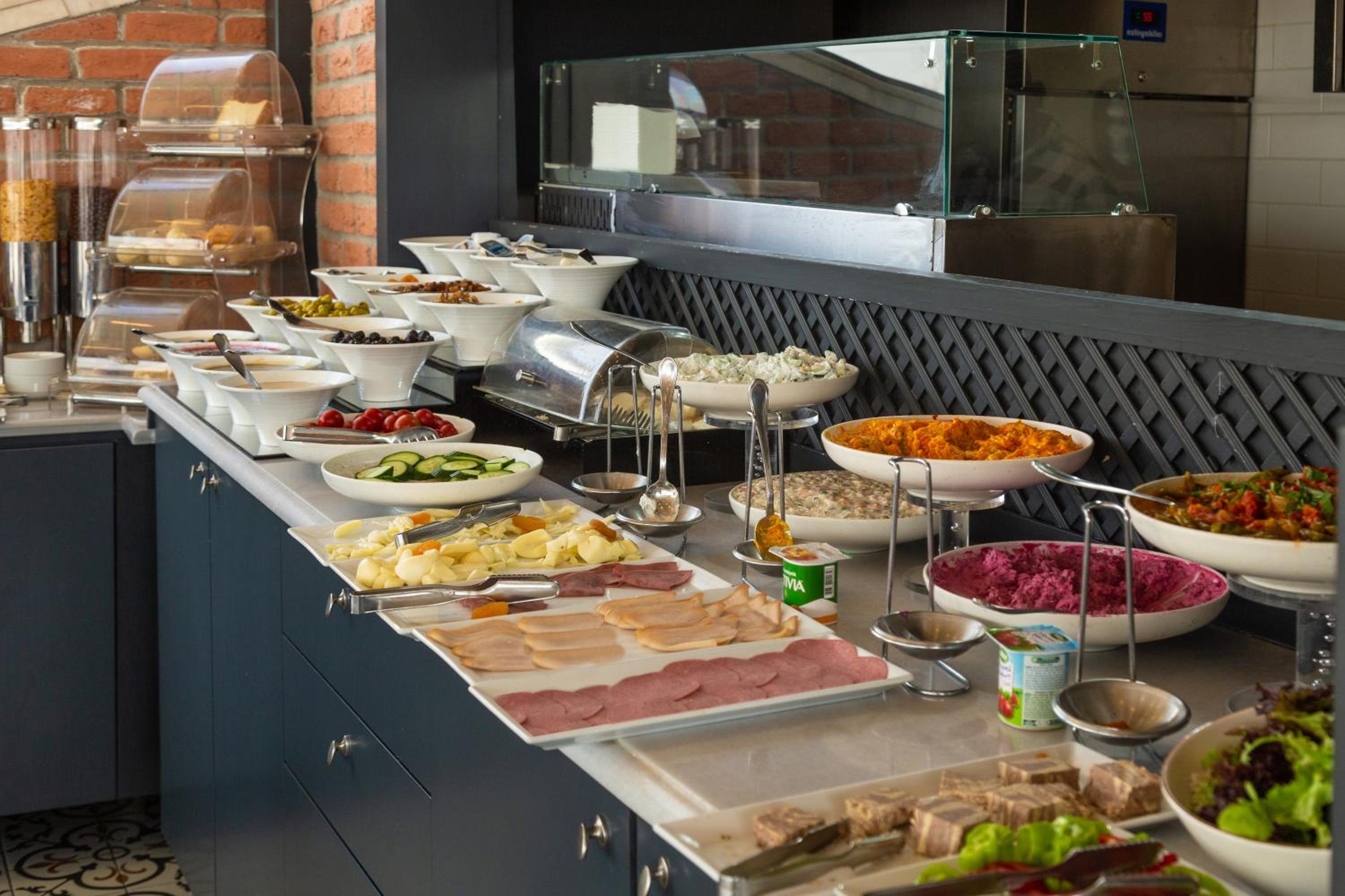 Meroddi La Porta Otel - Image 75