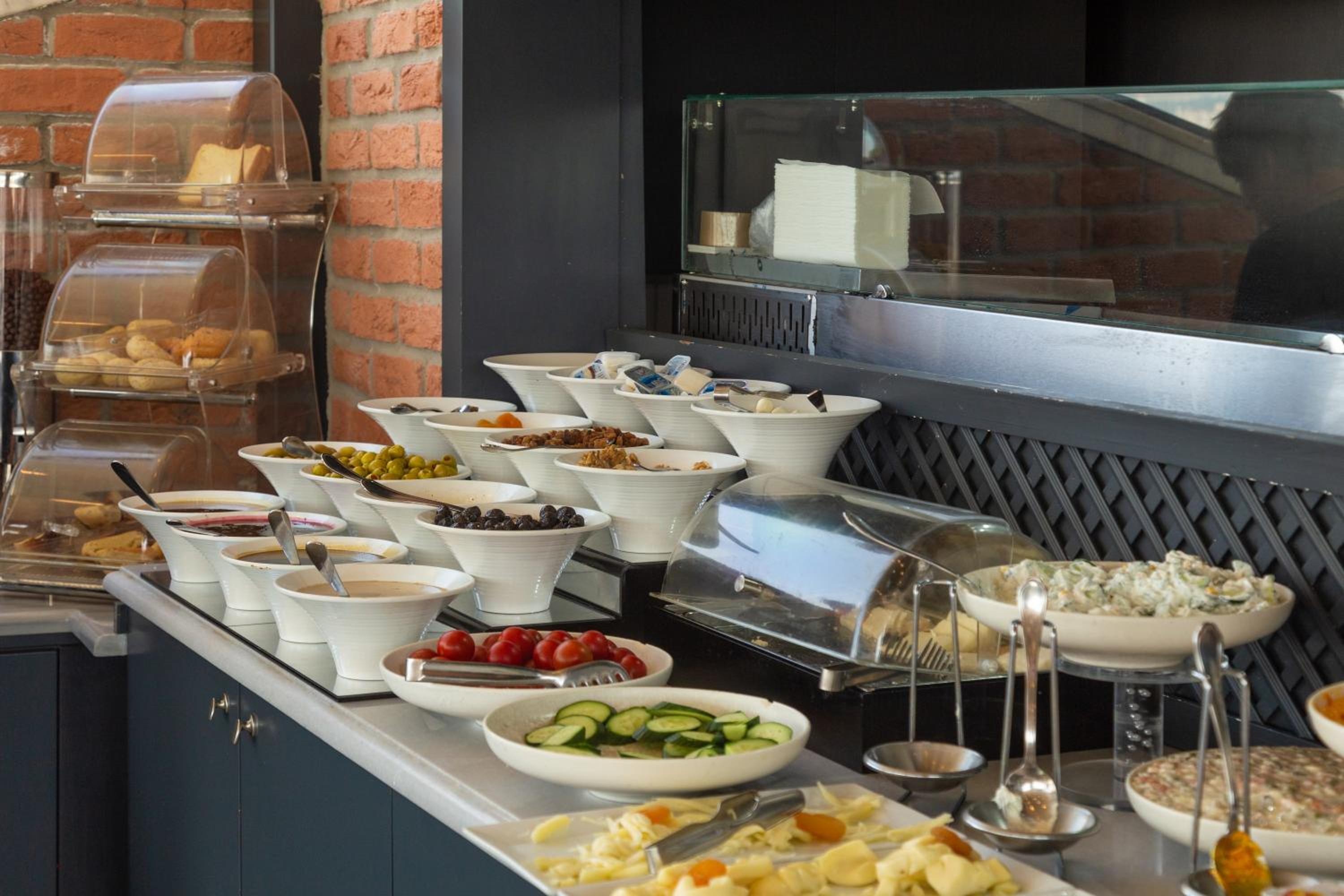 Meroddi La Porta Otel - Image 76